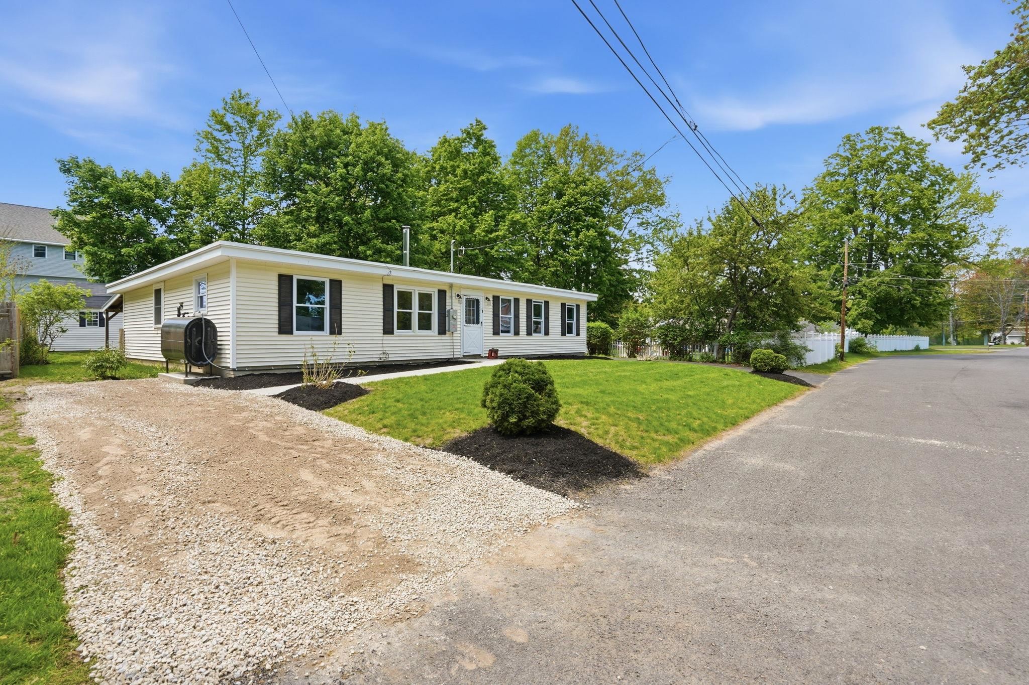 20 Orchard Ter, Salem, NH 03079