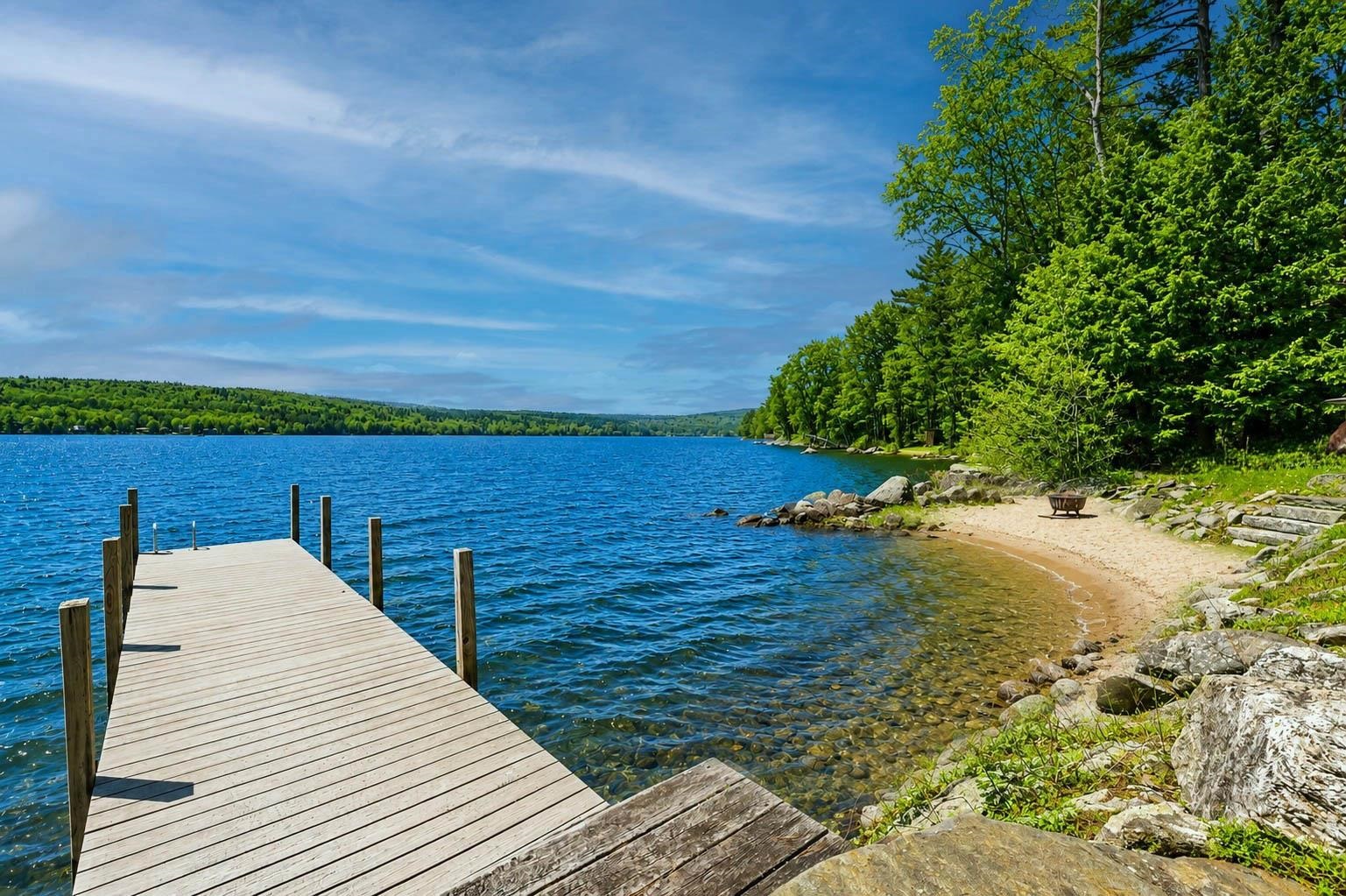 986 Lakeshore Dr, New London, NH 03257