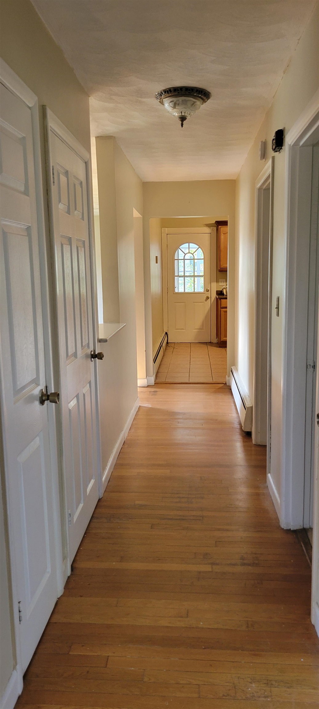 4 Grant St, Derry, NH 03038