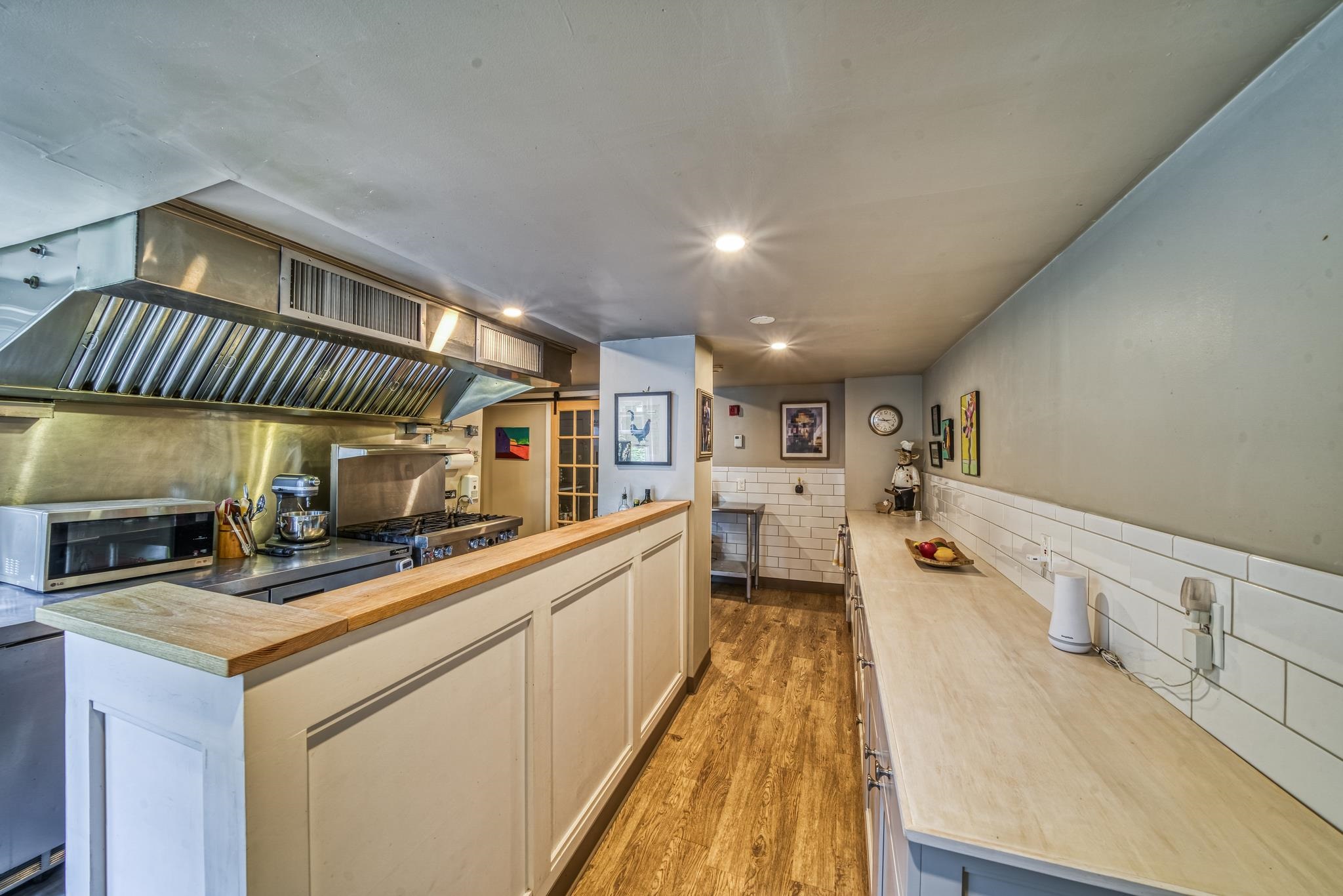 499 Andover Rd, New London, NH 03257