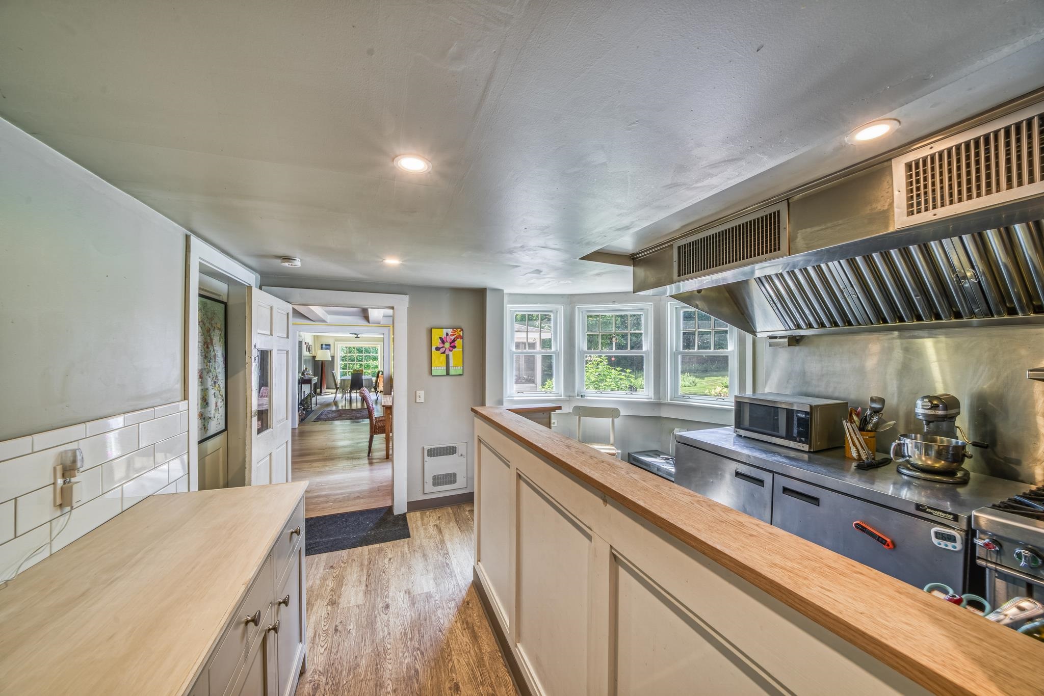 499 Andover Rd, New London, NH 03257