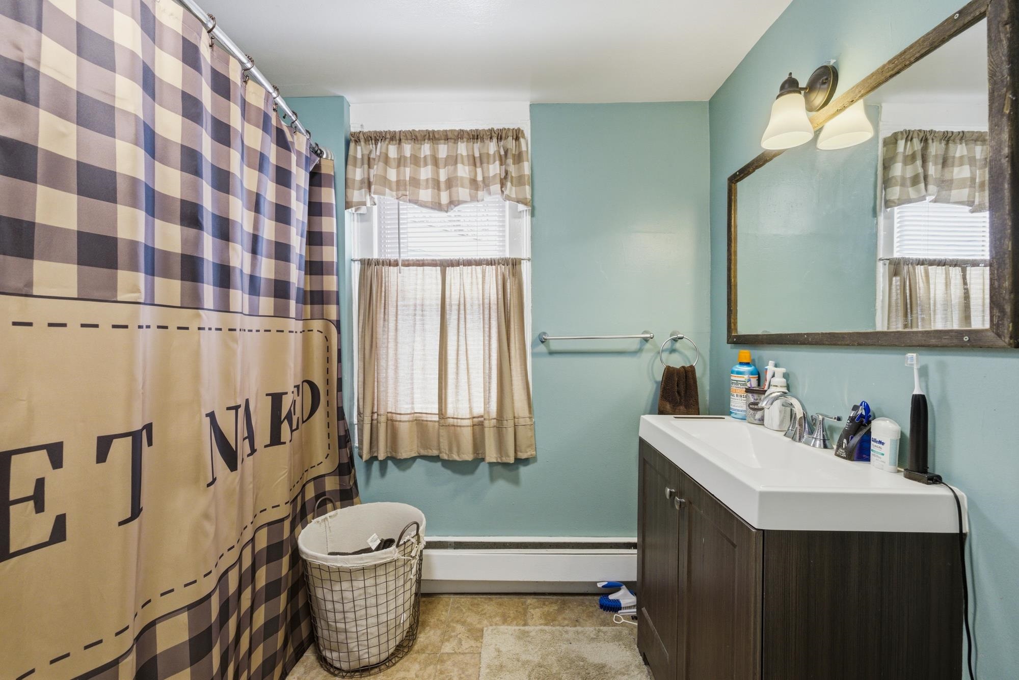 35 Green St, Somersworth, NH 03878
