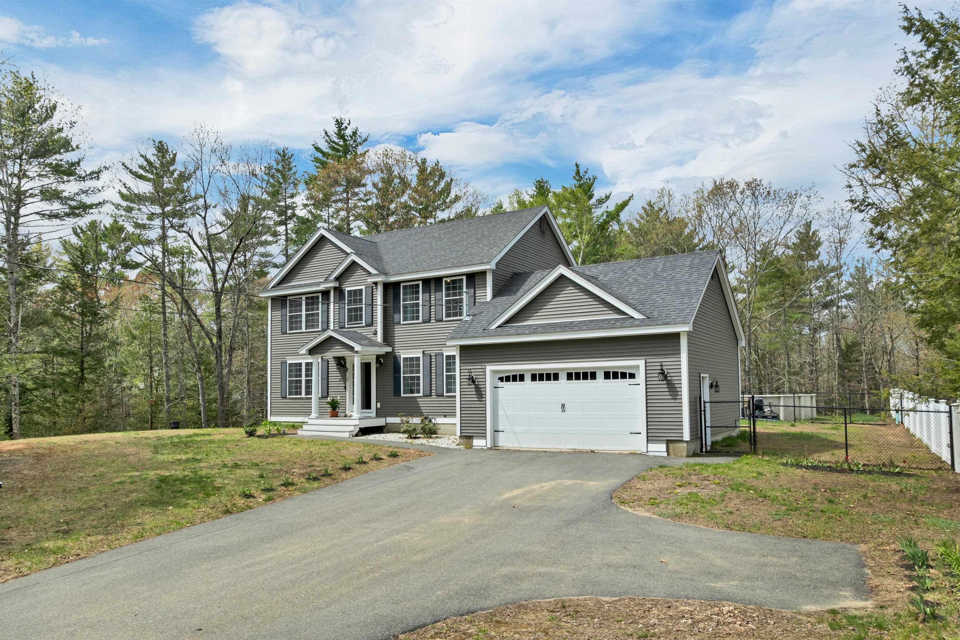 17 Blueberry Hill Rd, Raymond, NH 03077
