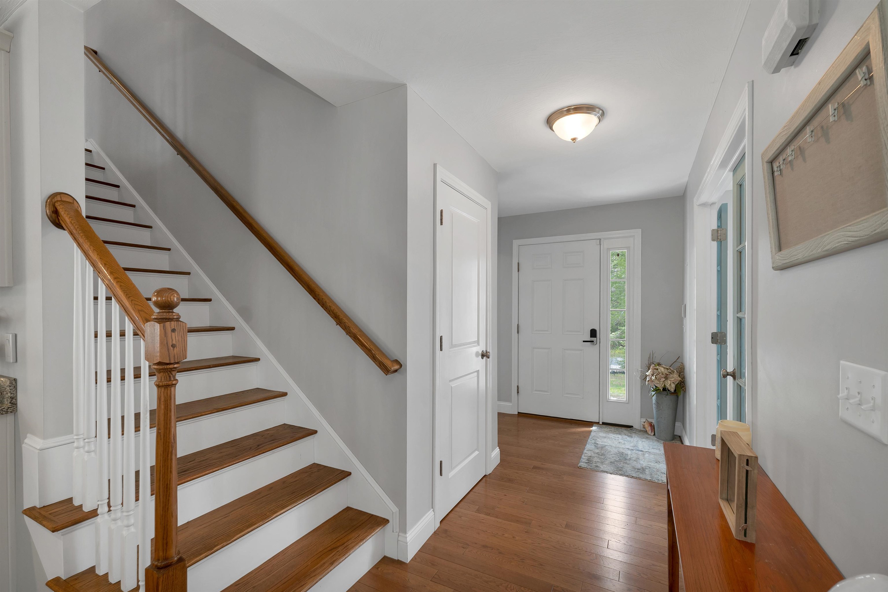 17 Blueberry Hill Rd, Raymond, NH 03077