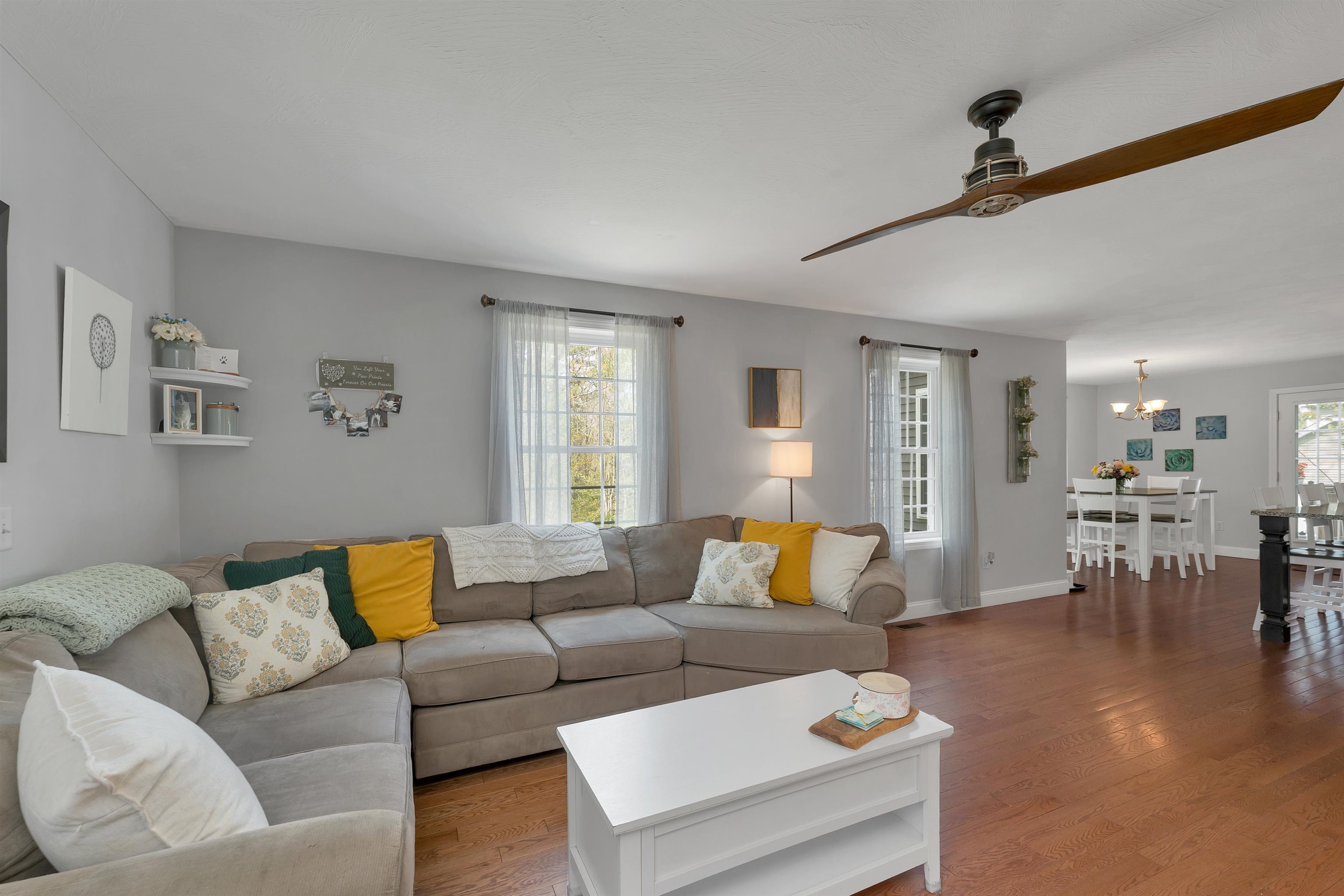 17 Blueberry Hill Rd, Raymond, NH 03077