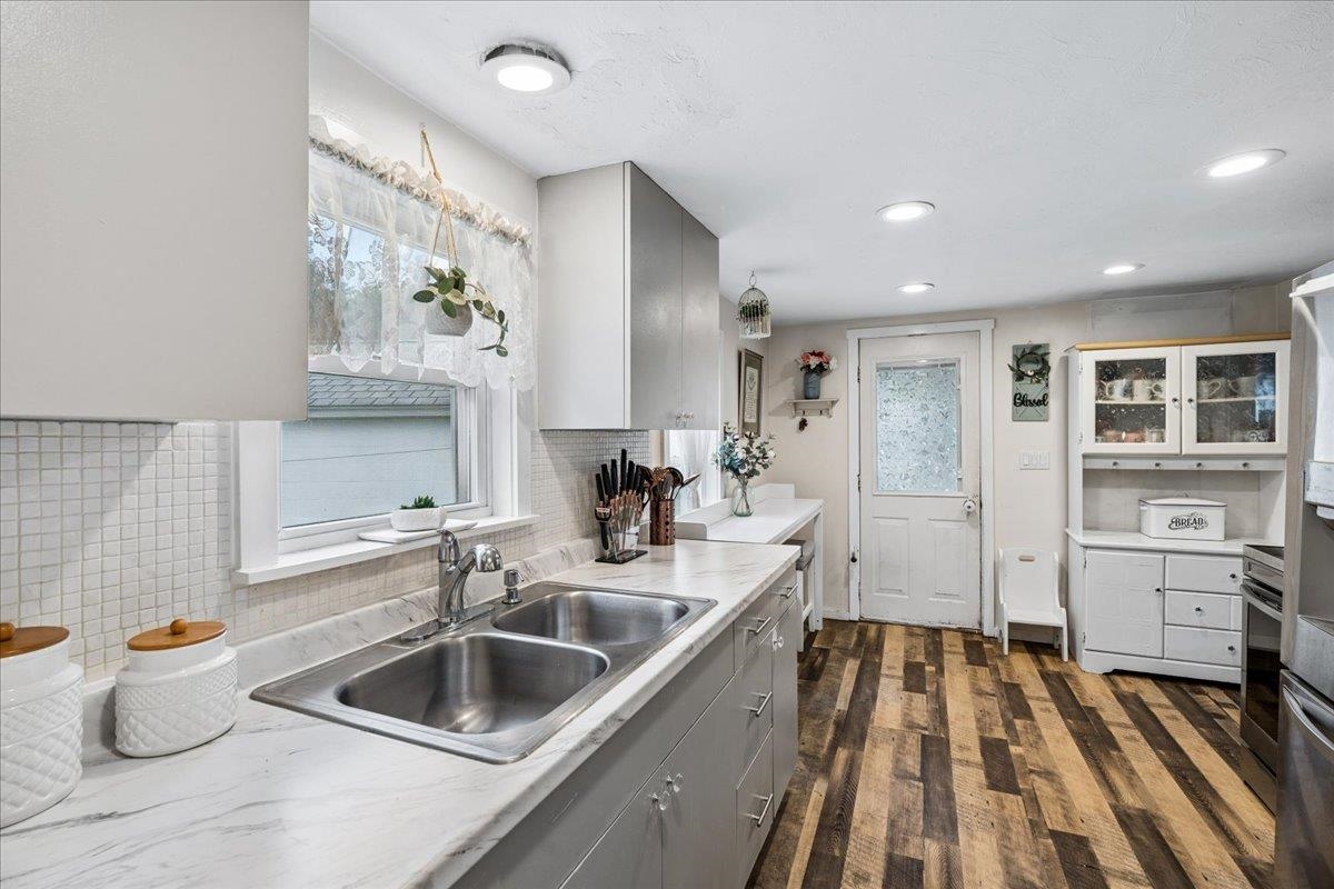 43 Webster Lake Rd, Franklin, NH 03235