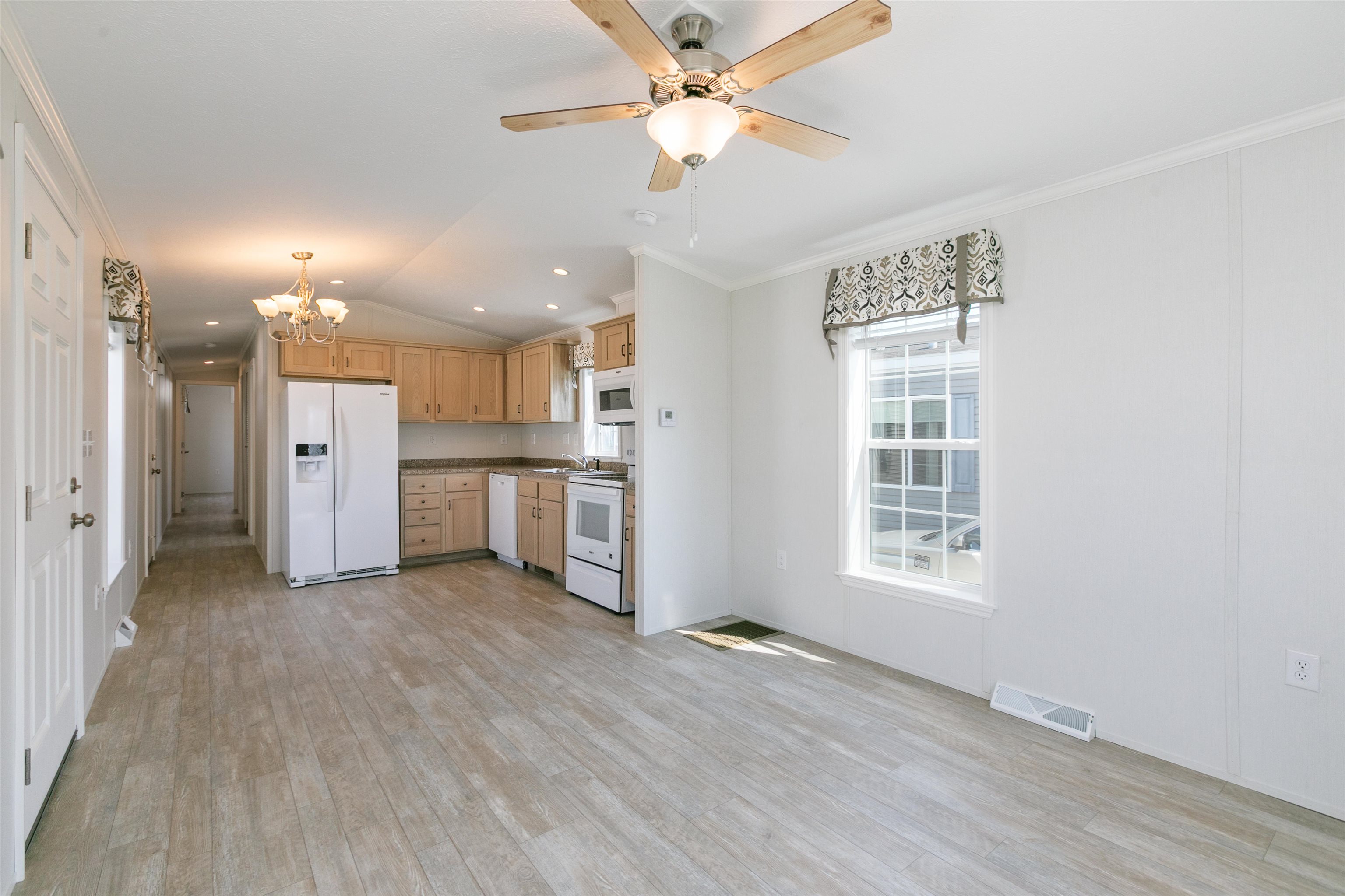 72 Brookwood Dr, Salem, NH 03079