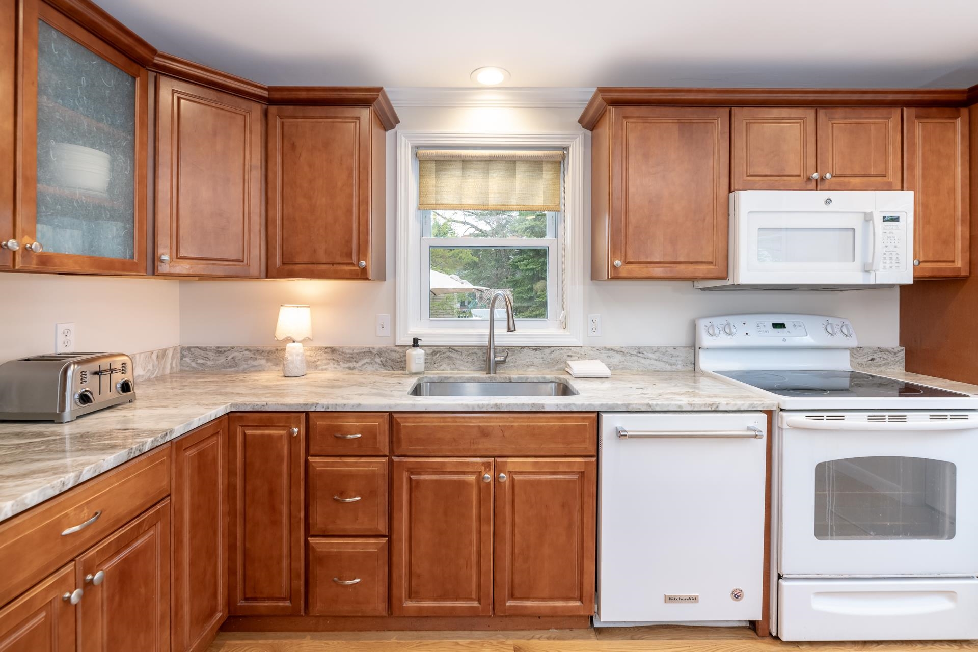 12 Wedgewood Dr, Concord, NH 03301