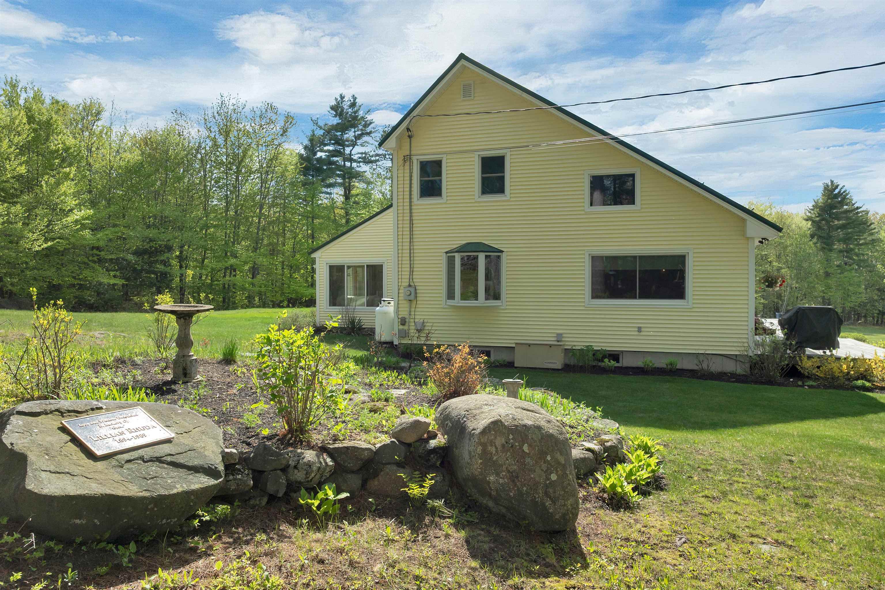 65 Effingham Rd, Ossipee, NH 03864