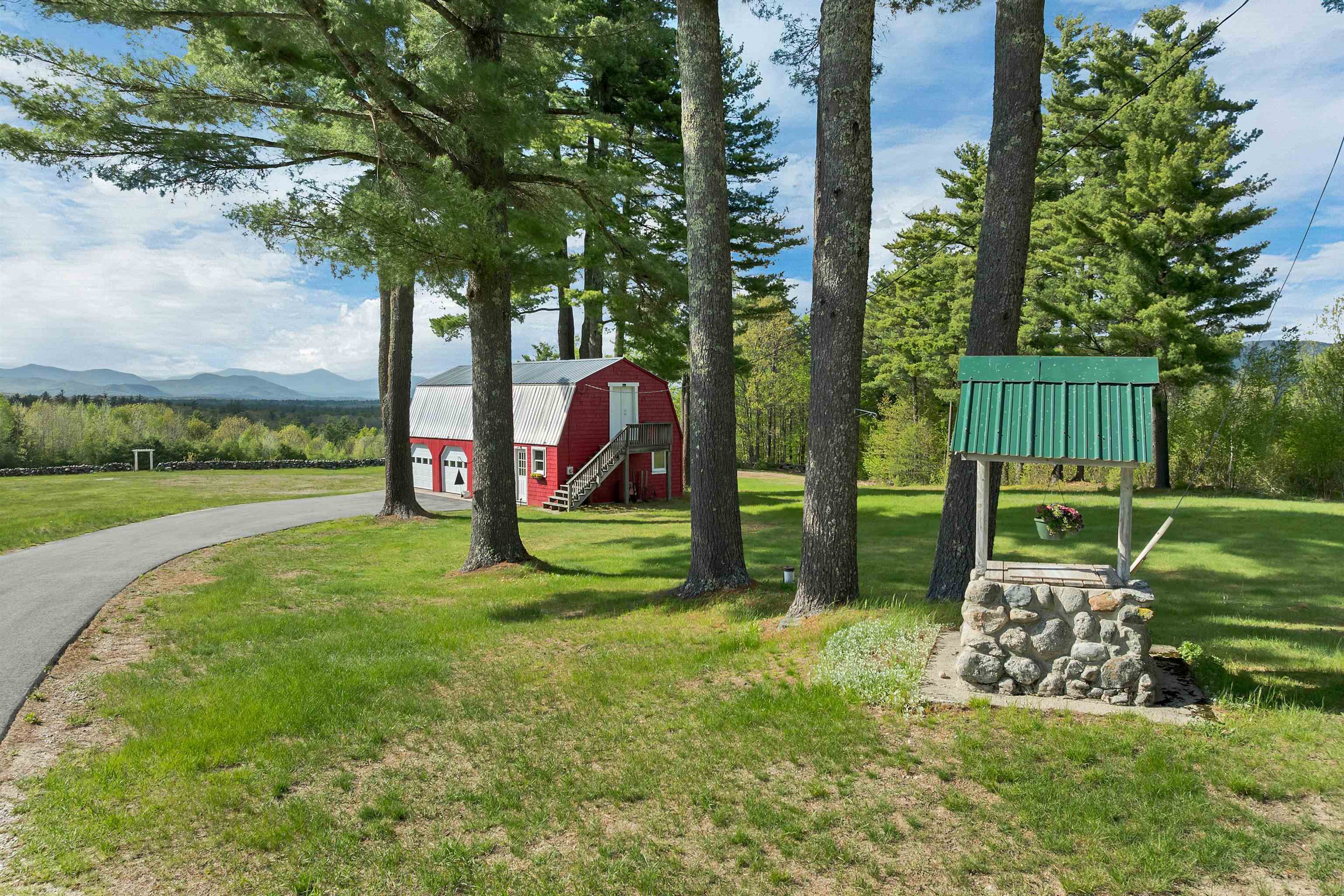 65 Effingham Rd, Ossipee, NH 03864