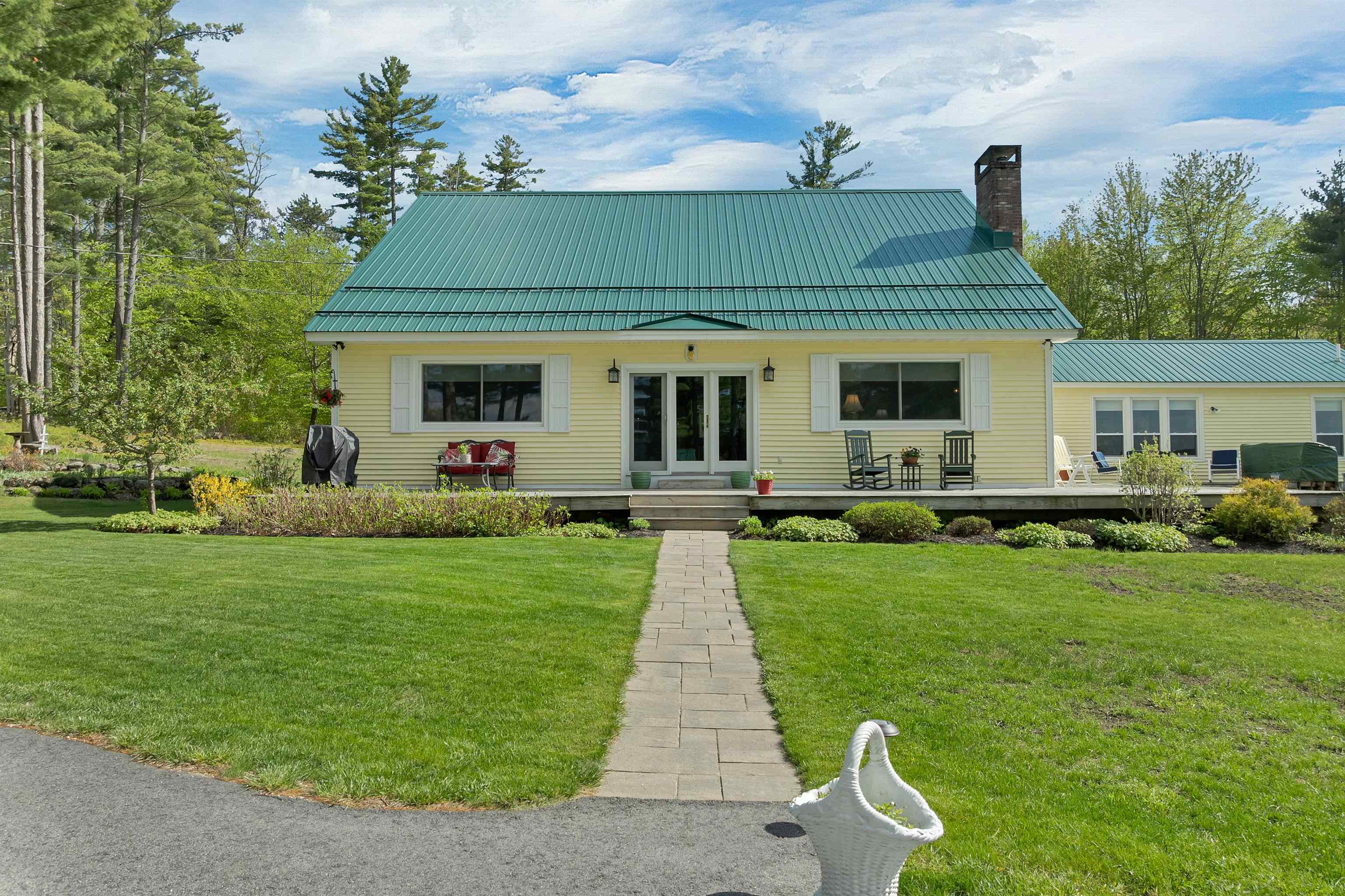 65 Effingham Rd, Ossipee, NH 03864