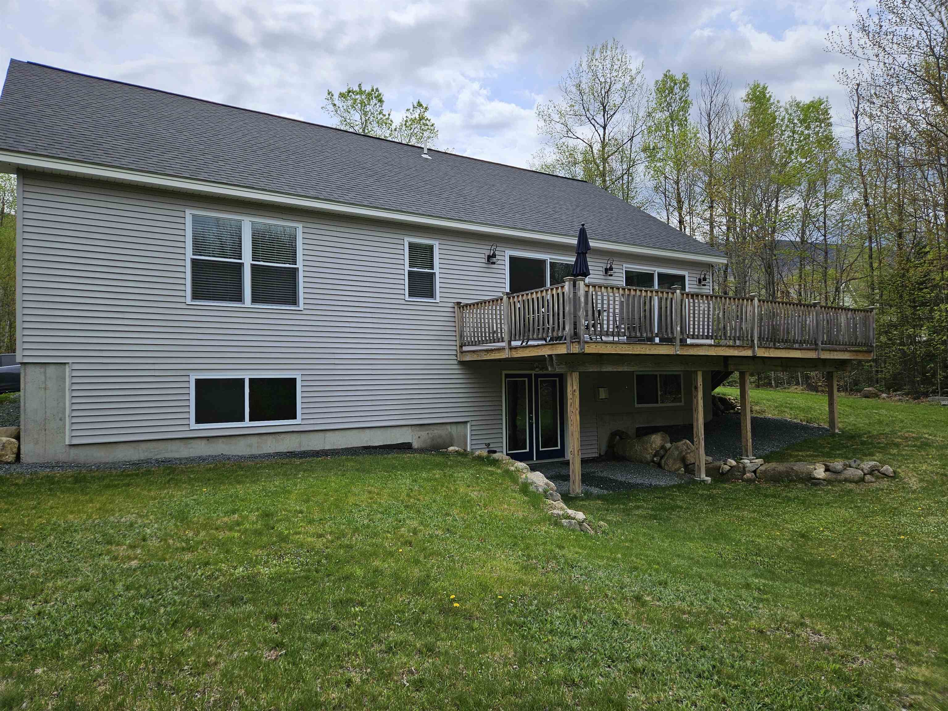 8 Mount Carter Dr, Gorham, NH 03581