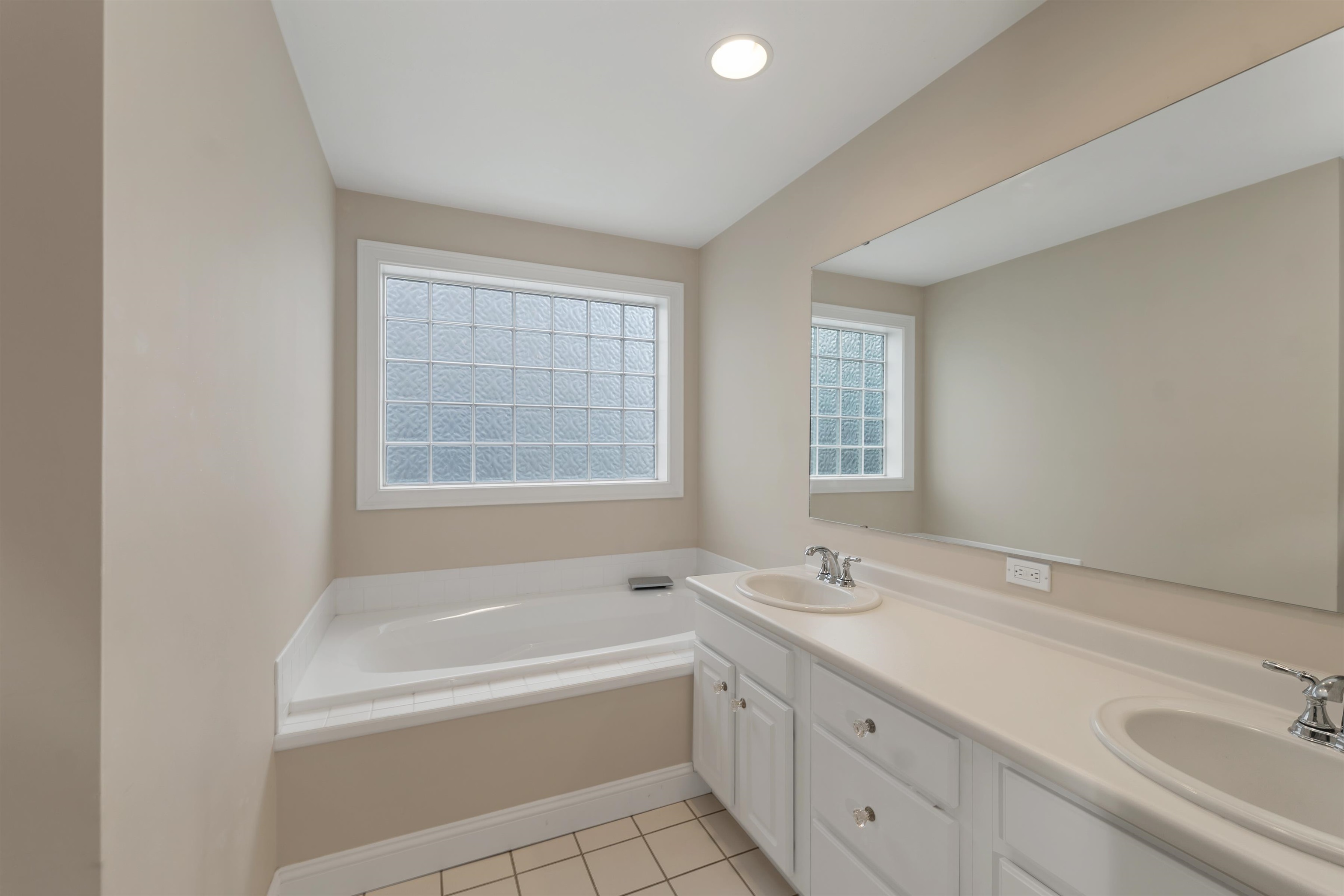 20 Hampton Meadows, Hampton, NH 03842