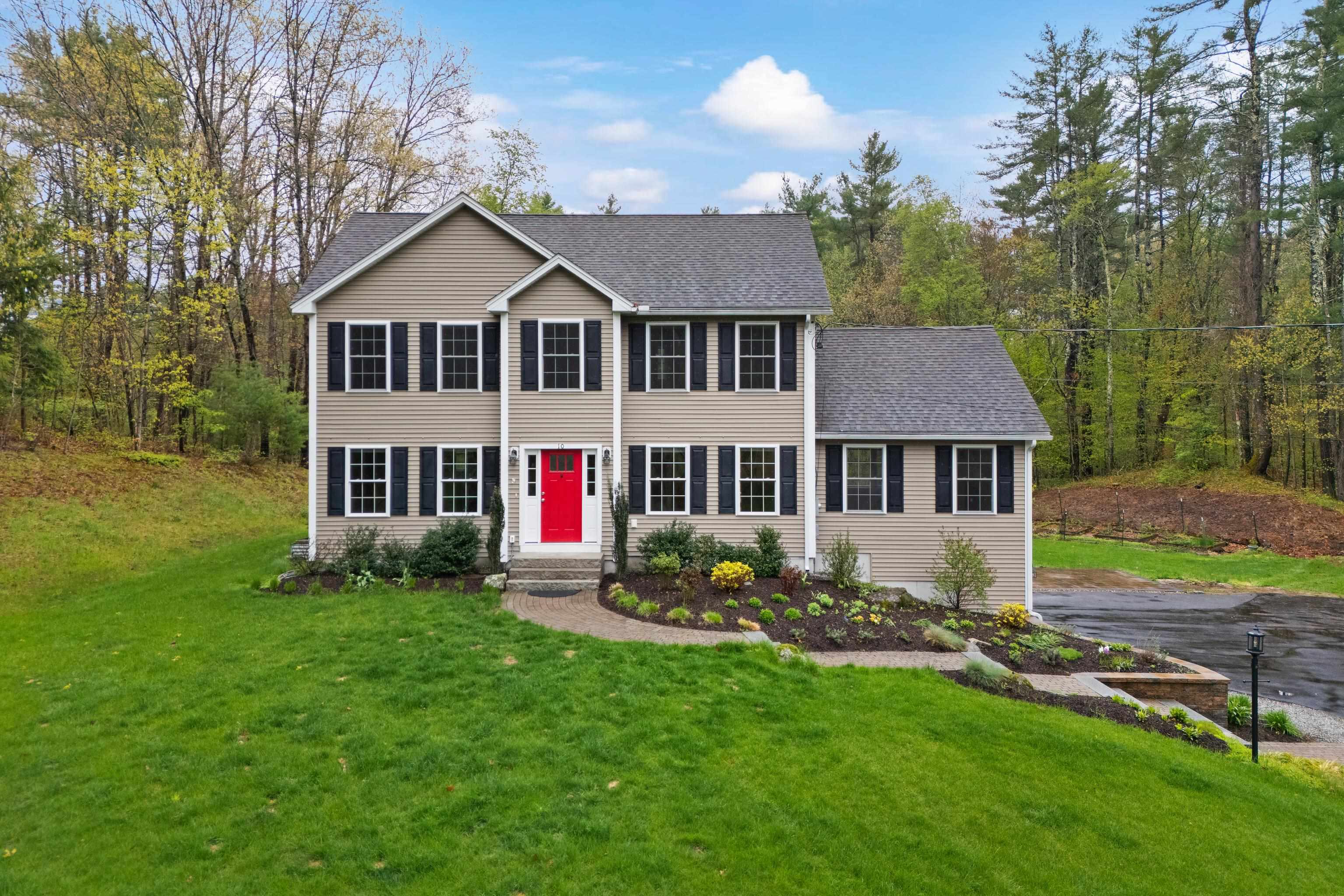 10 Wood Cir, Goffstown, NH 03045