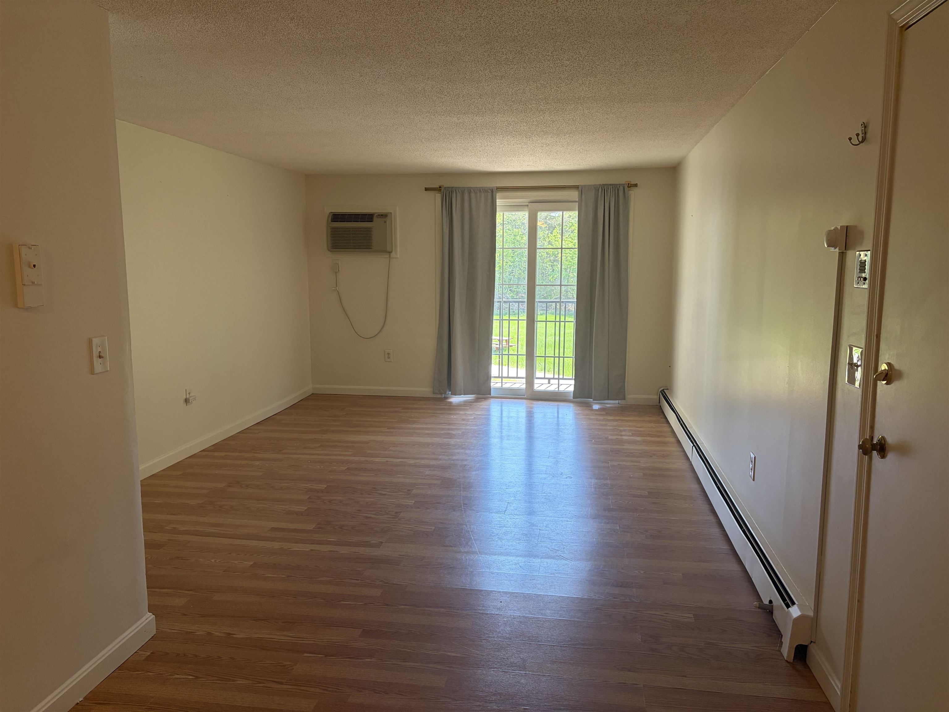 1007 White Cedar Blvd, Portsmouth, NH 03801
