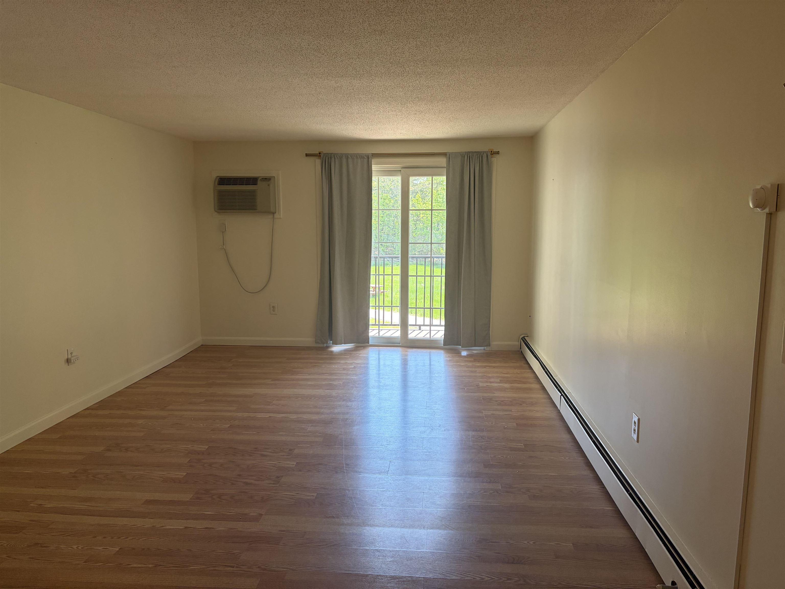 1007 White Cedar Blvd, Portsmouth, NH 03801
