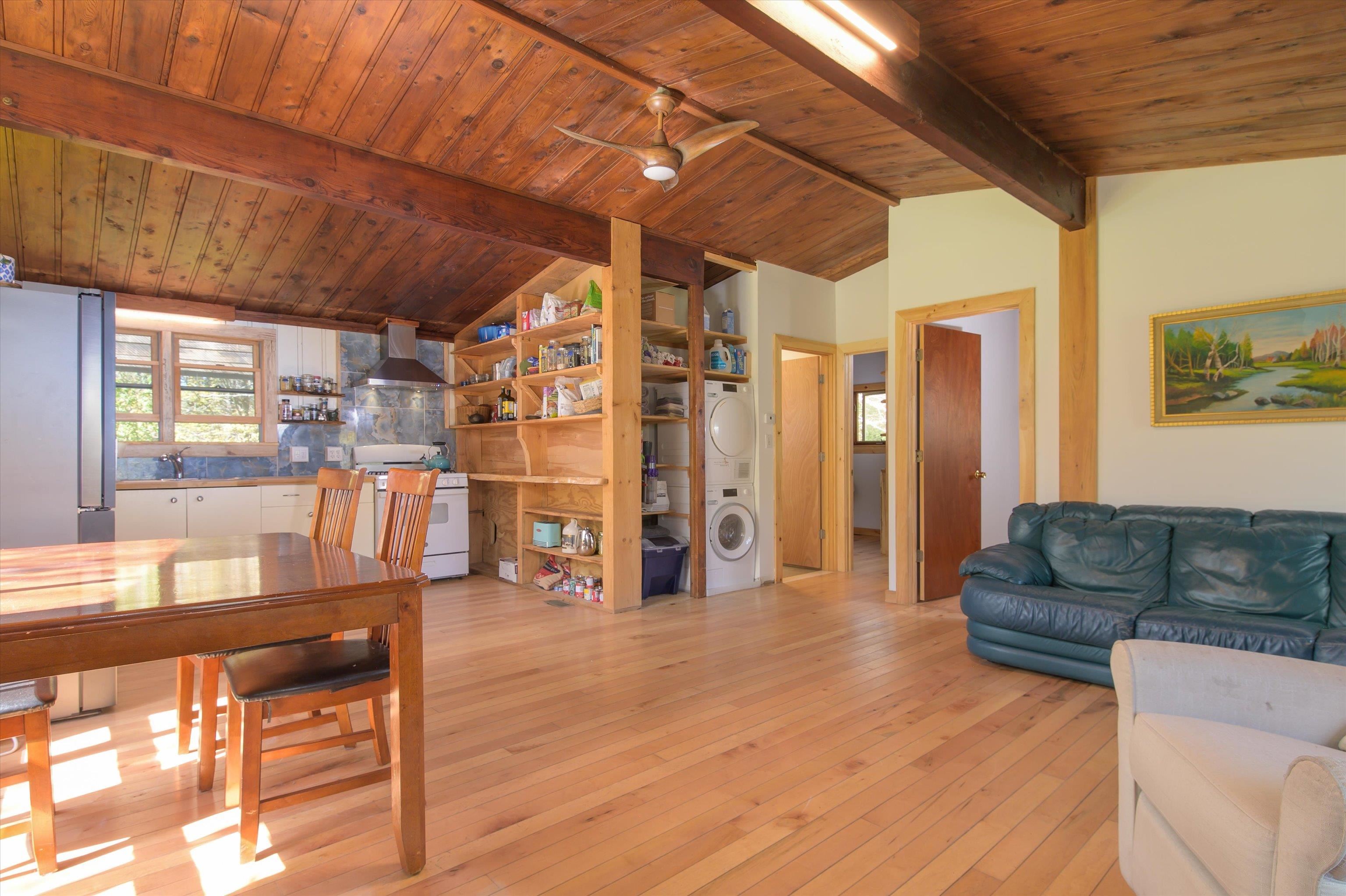 1310 Clif Reynolds Rd, Cambridge, VT 05464