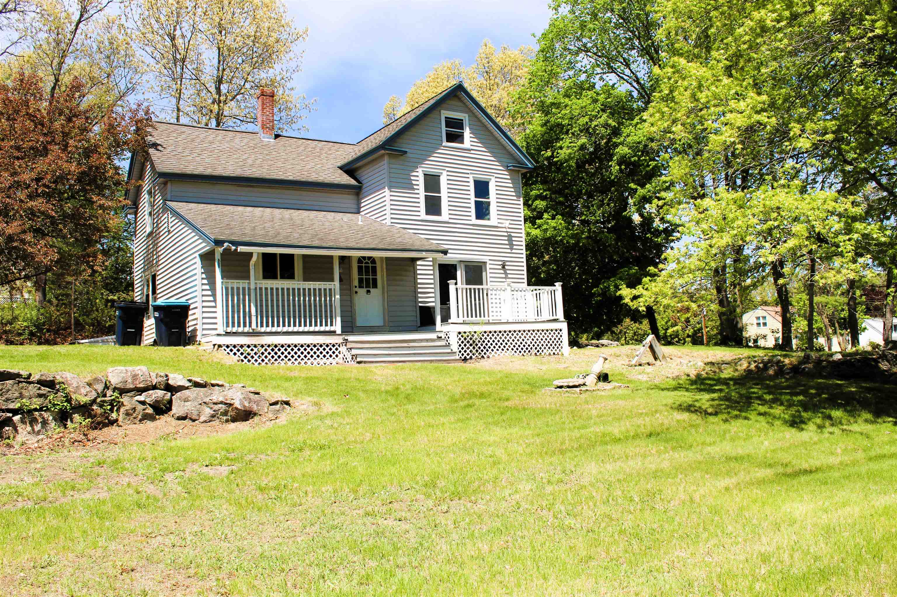 2 Paula Cir, Hudson, NH 03051