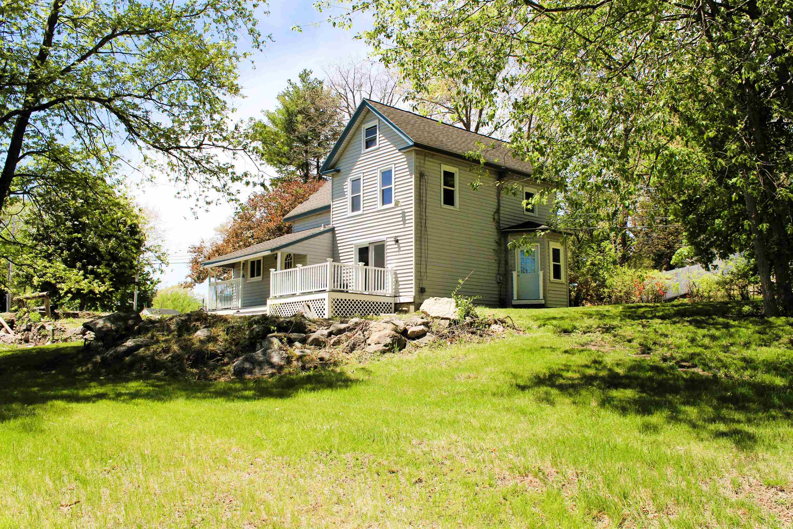 2 Paula Cir, Hudson, NH 03051