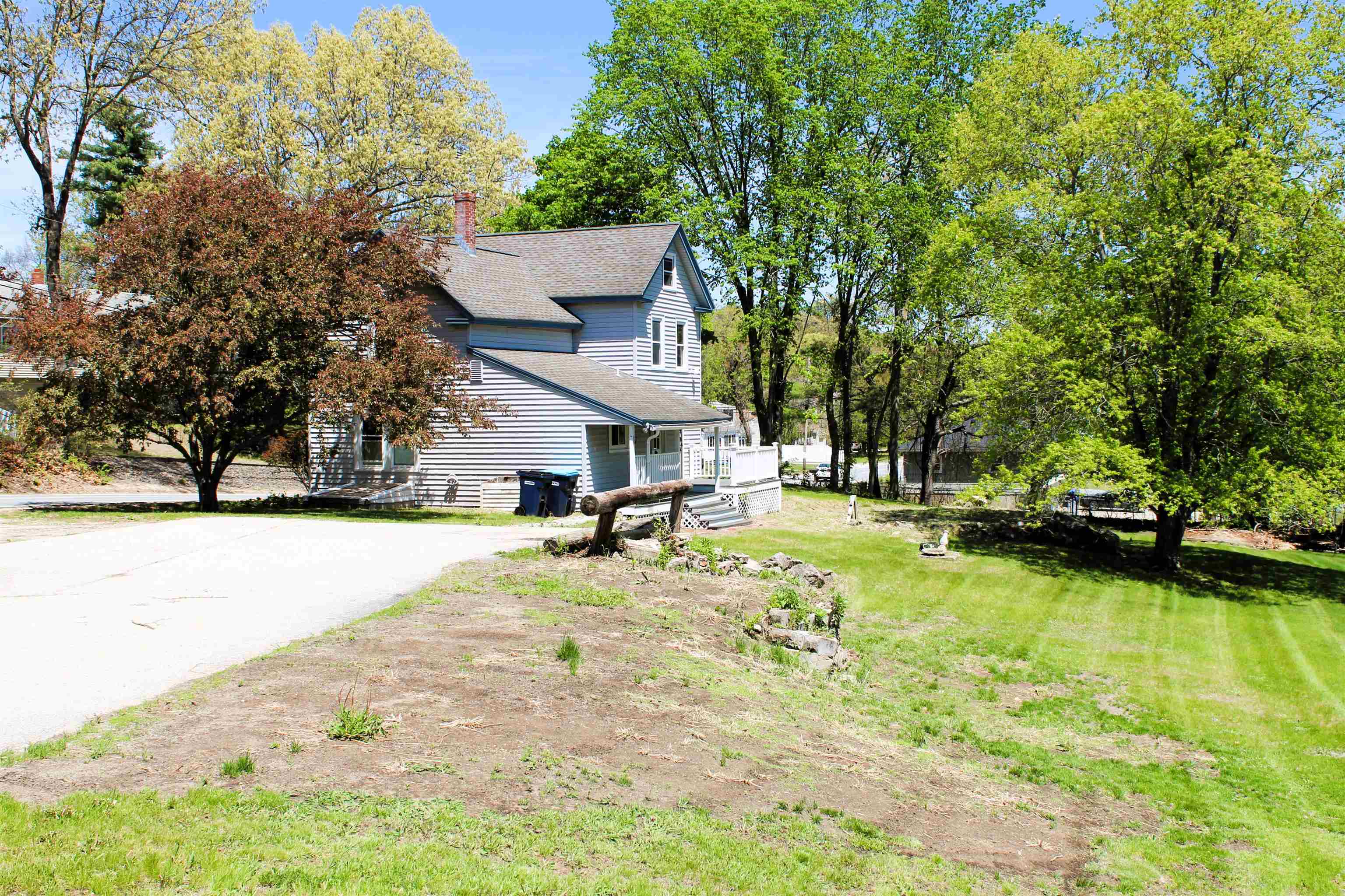 2 Paula Cir, Hudson, NH 03051