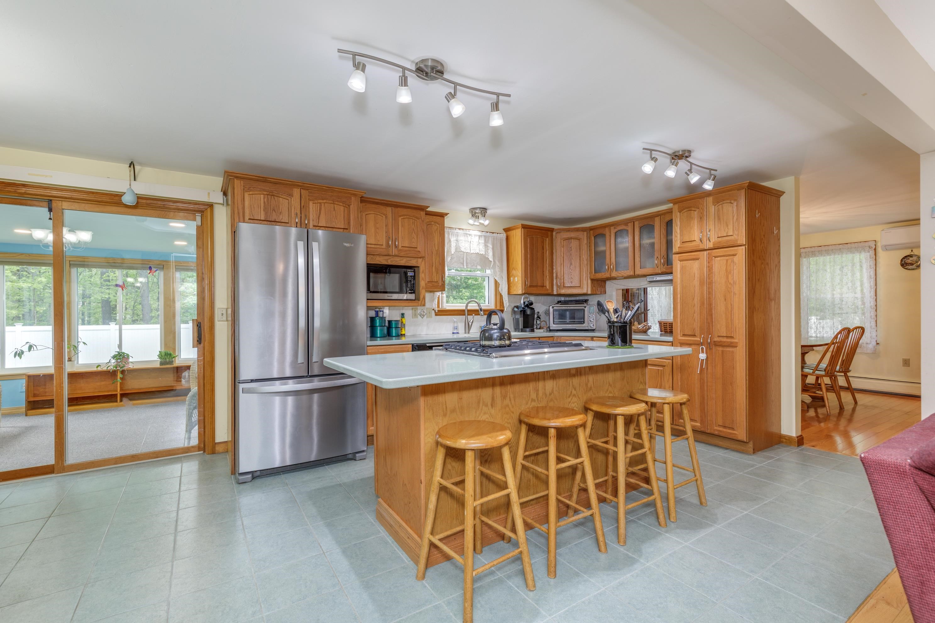 36 N Curtisville Rd, Concord, NH 03301