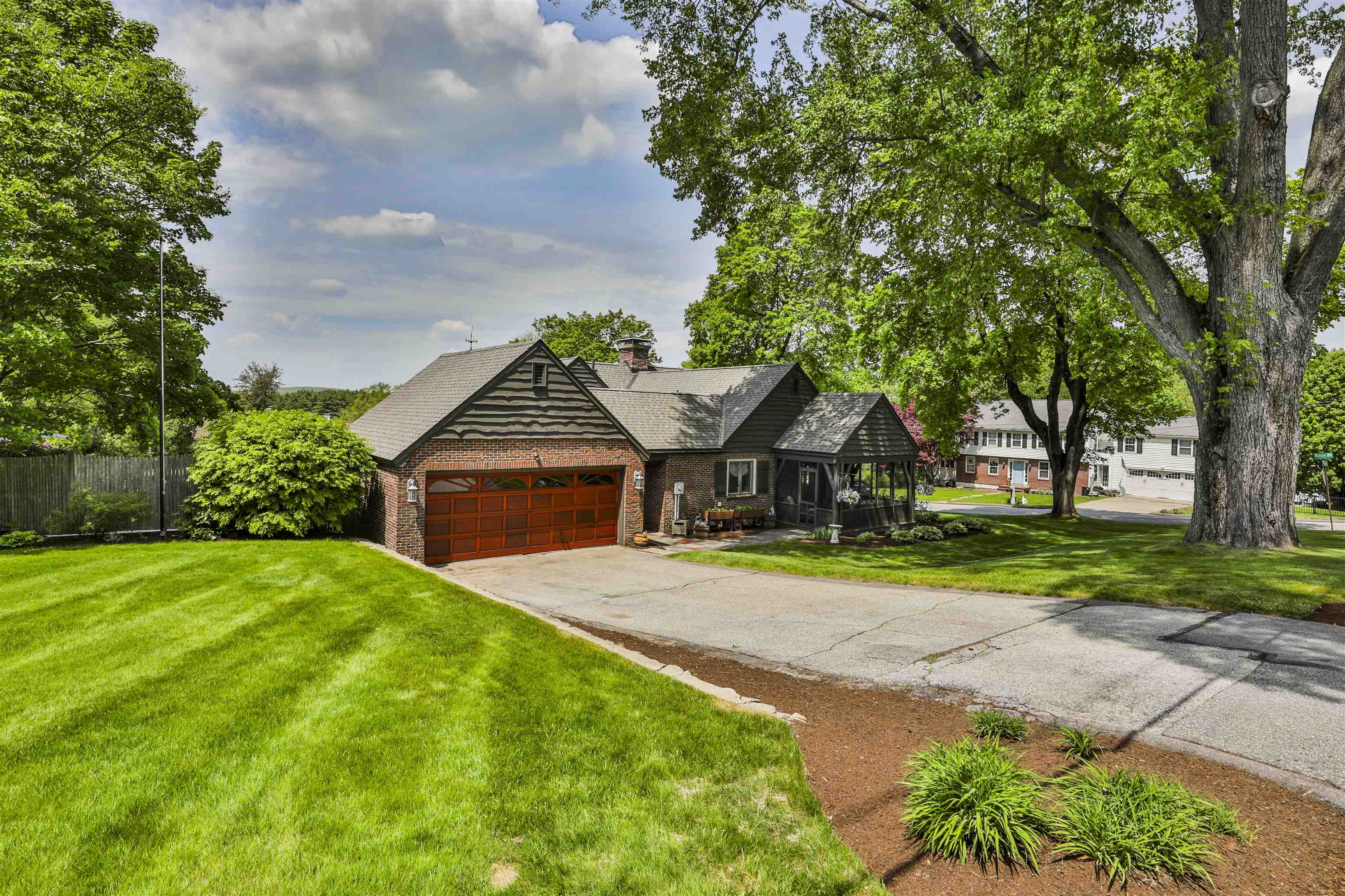 135 Ridge Rd, Manchester, NH 03104