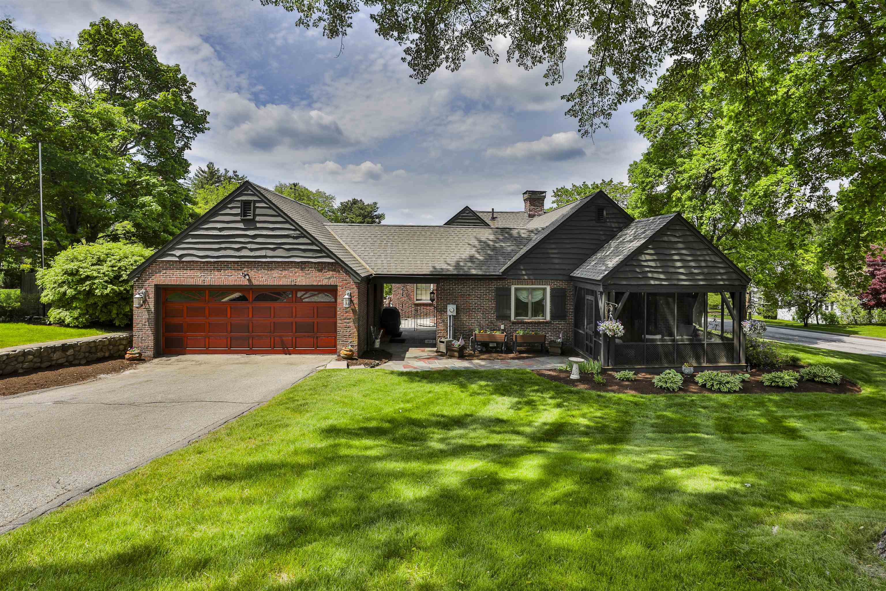 135 Ridge Rd, Manchester, NH 03104