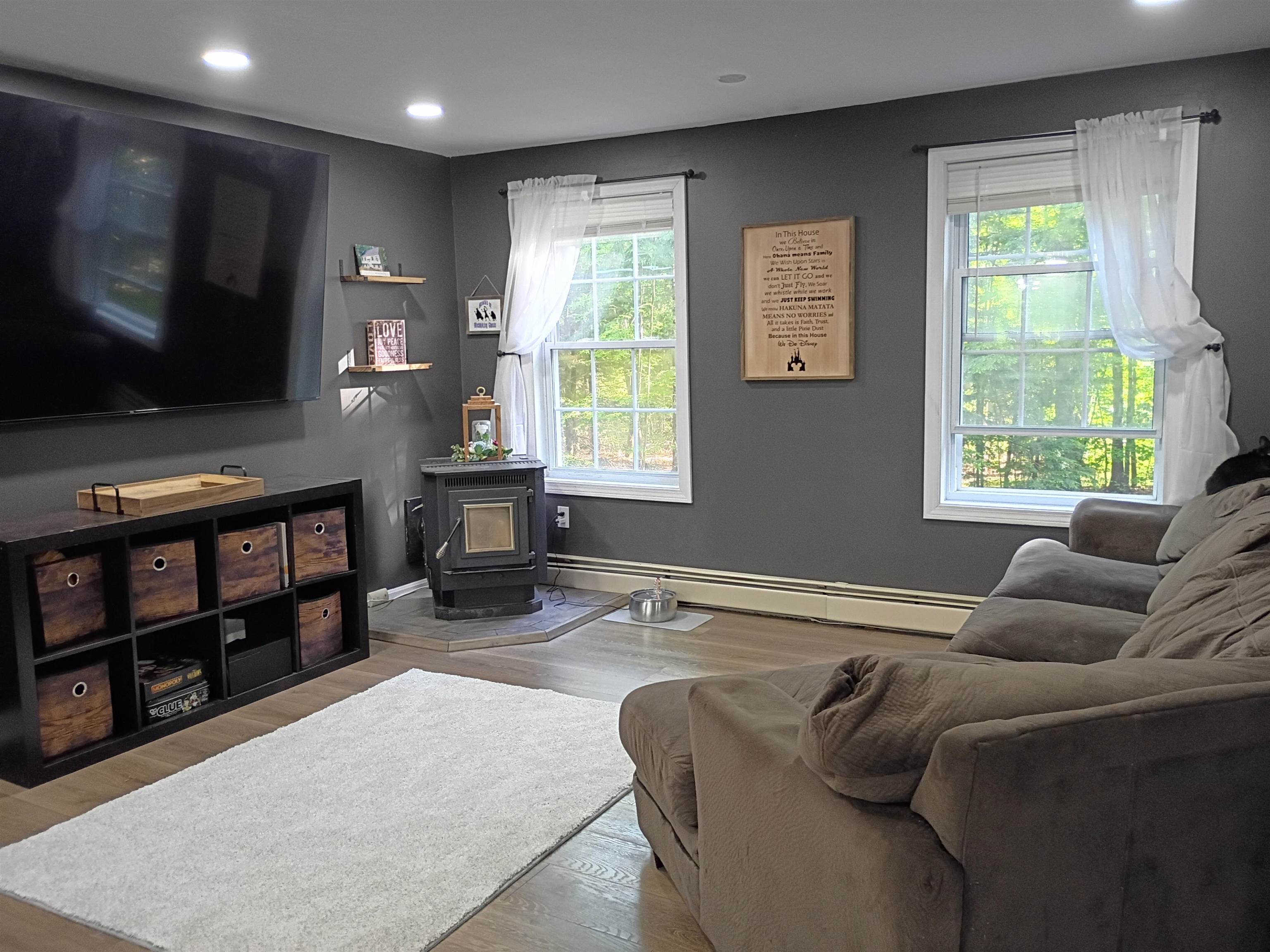 6 Friar Tuck Rd, Canterbury, NH 03224