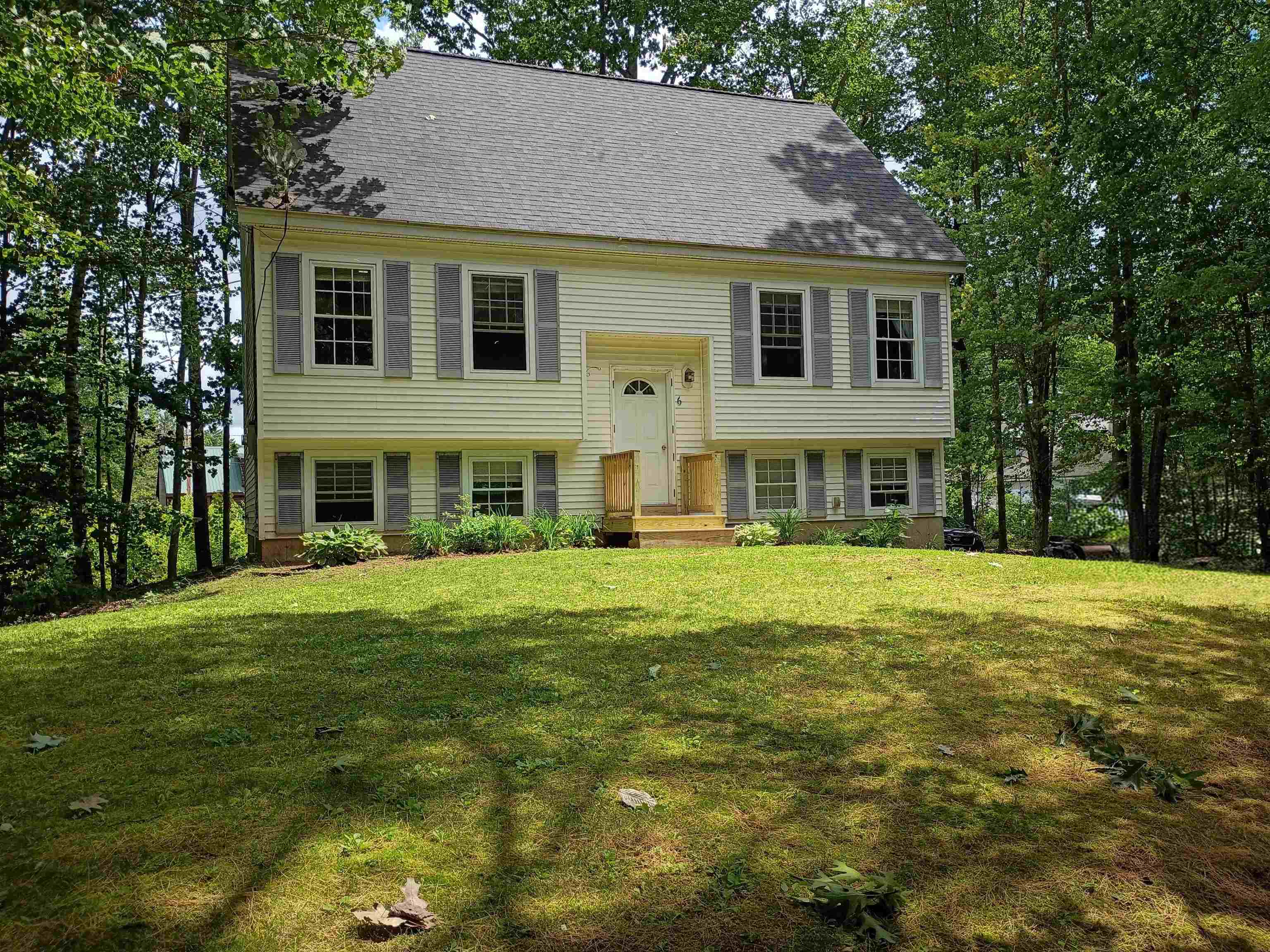 6 Friar Tuck Rd, Canterbury, NH 03224