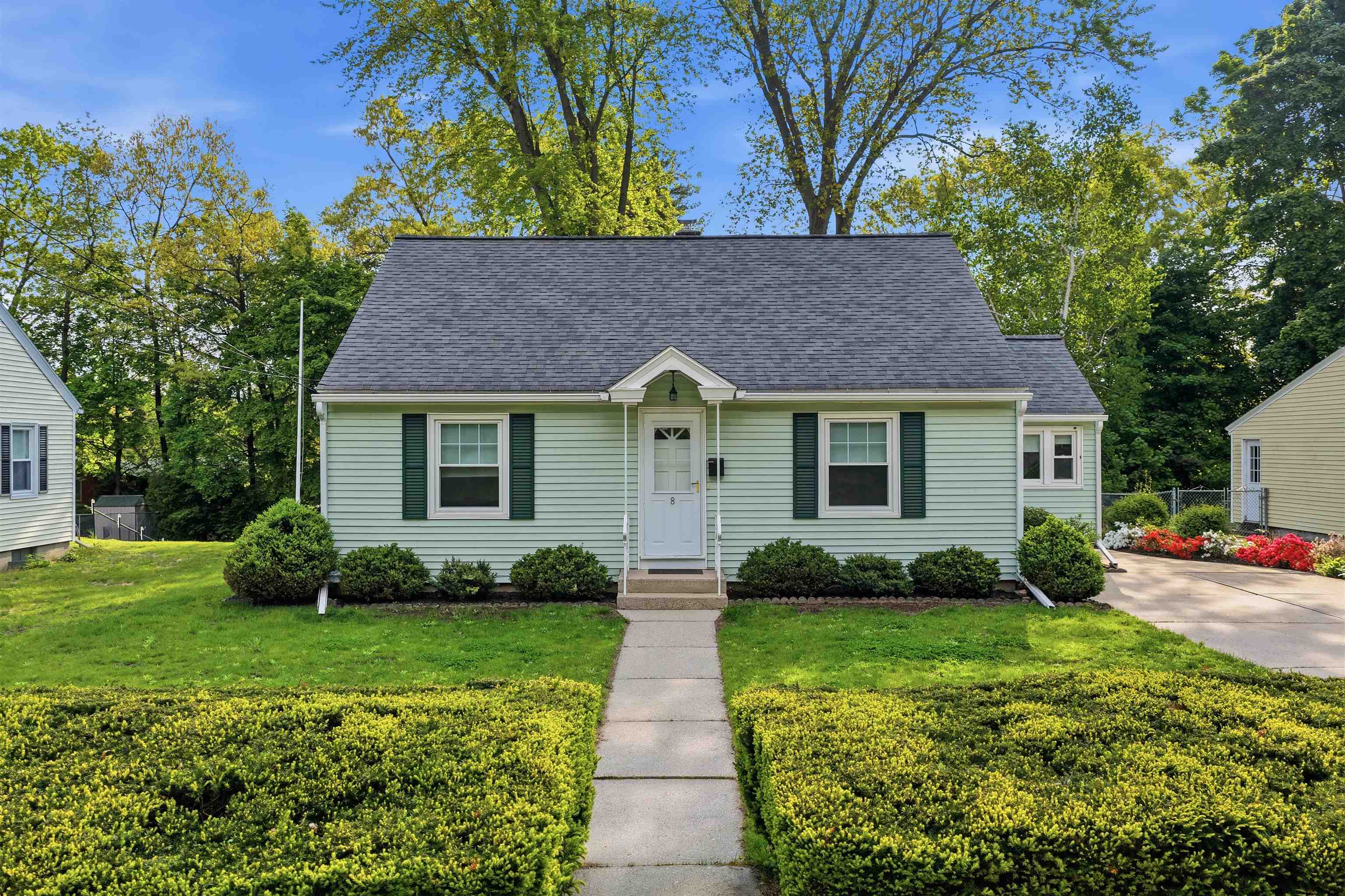 8 Burnham Ave, Nashua, NH 03064