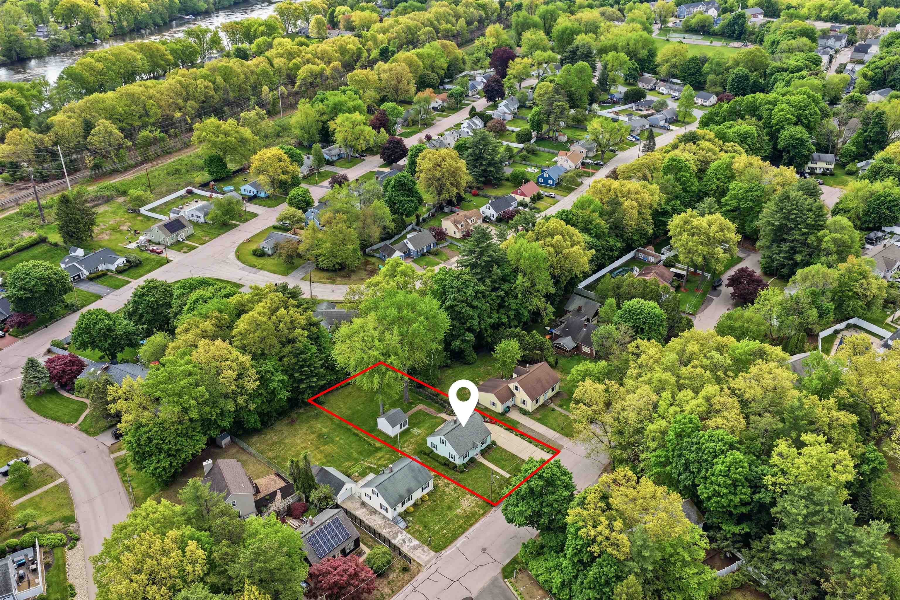 8 Burnham Ave, Nashua, NH 03064
