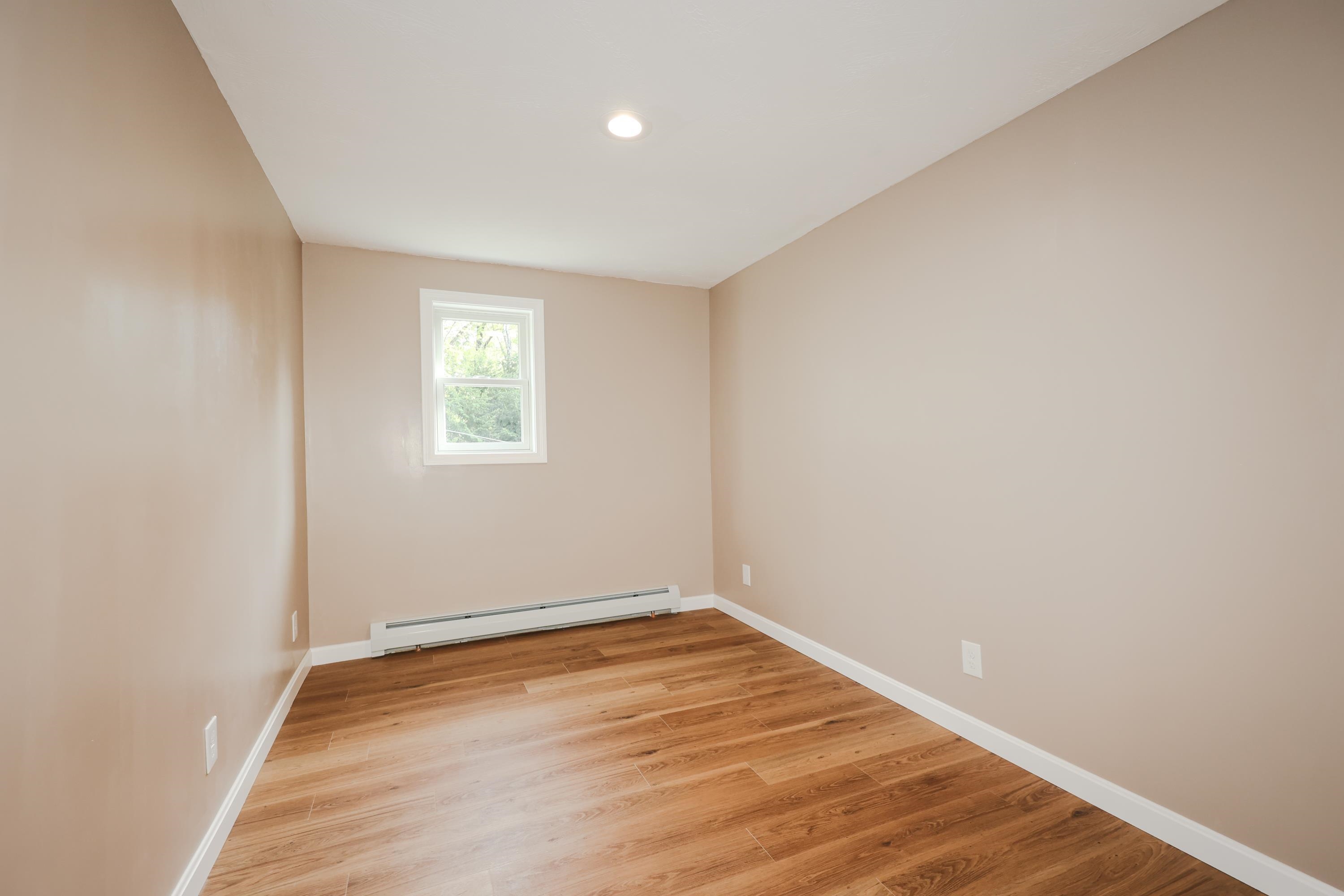 Bedroom #2 25288163