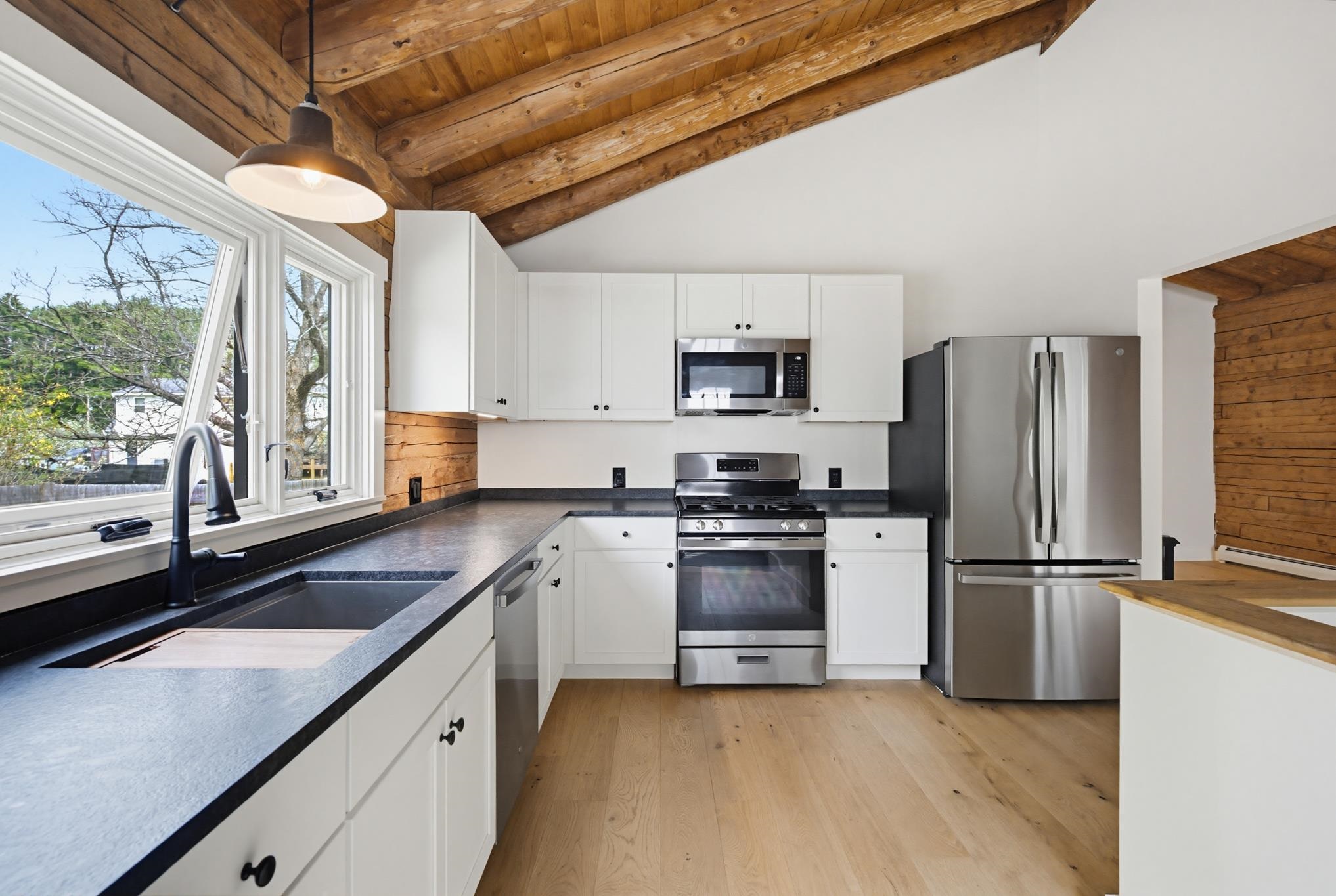 84 New Hampton Rd, Franklin, NH 03235