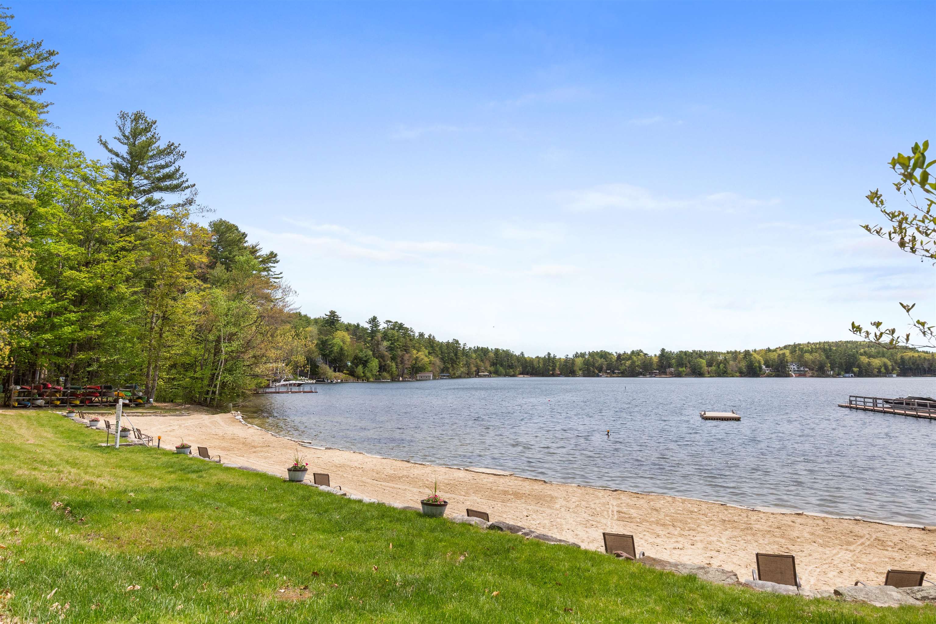 4 Ledley Ln, Meredith, NH 03253