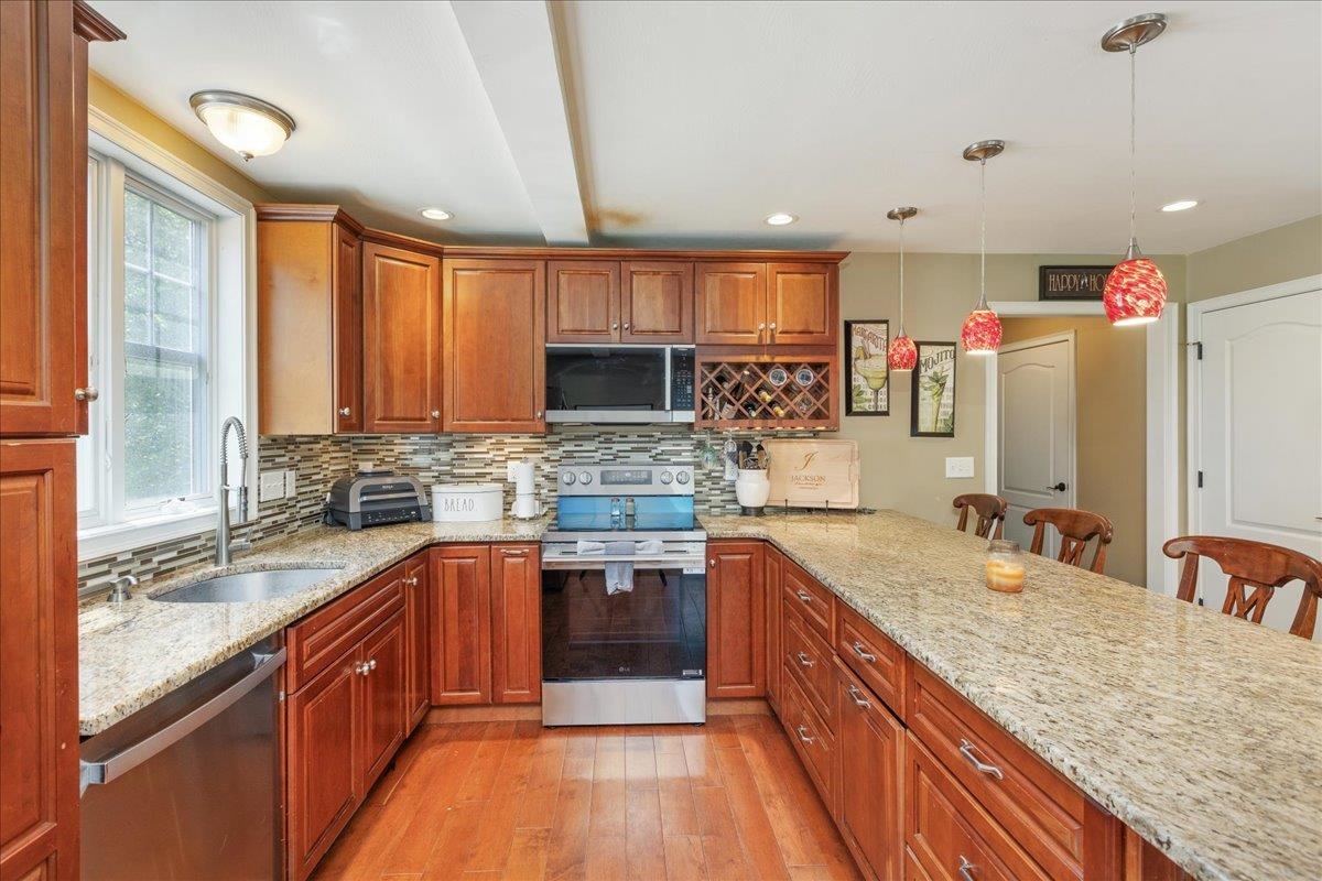 3 12 Kimball Ave, Plaistow, NH 03865