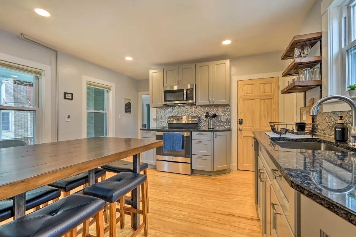 37 Dover St, Keene, NH 03431