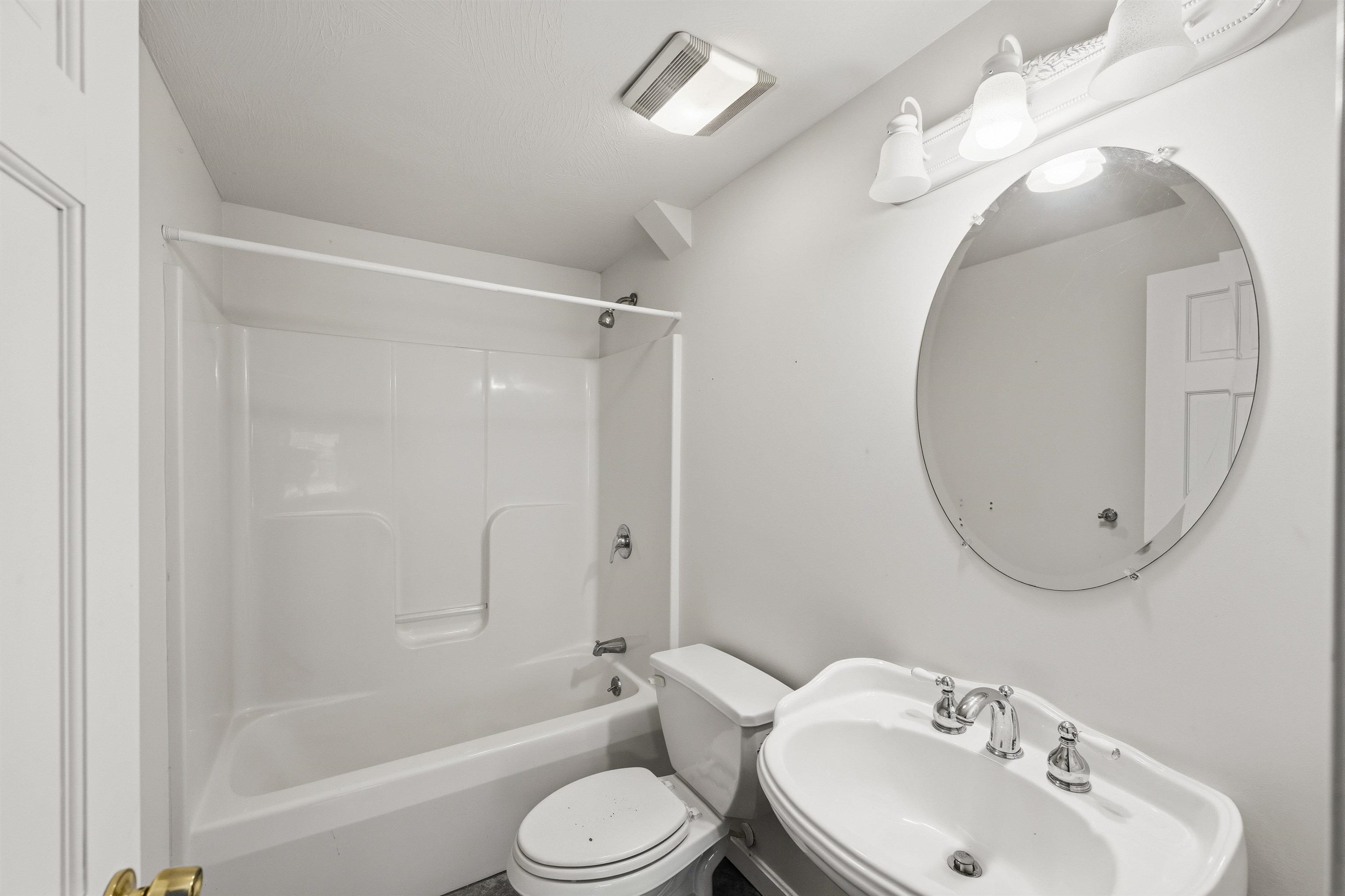 210 Kent Farm Rd, Hampstead, NH 03841