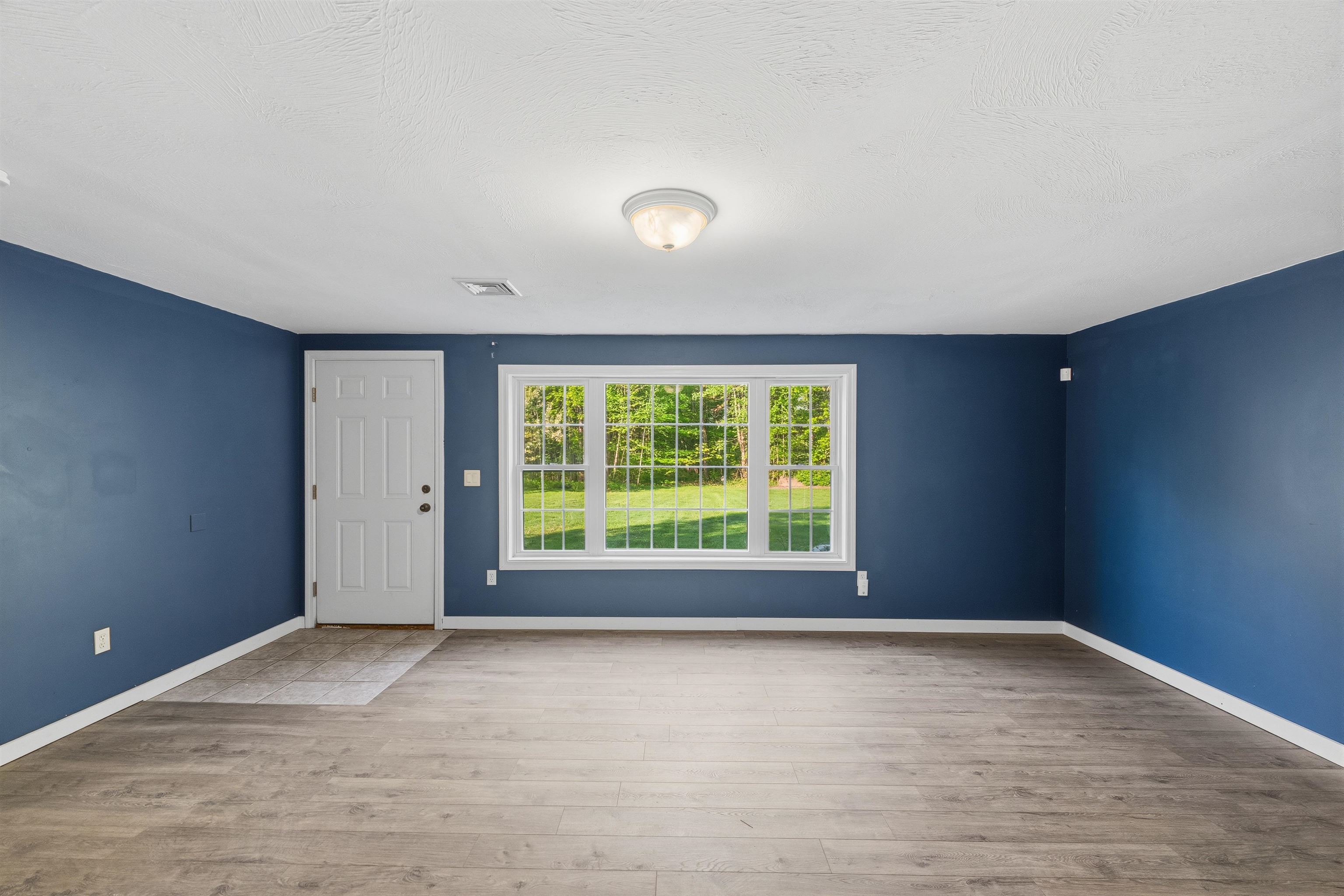 210 Kent Farm Rd #1, Hampstead, NH 03841