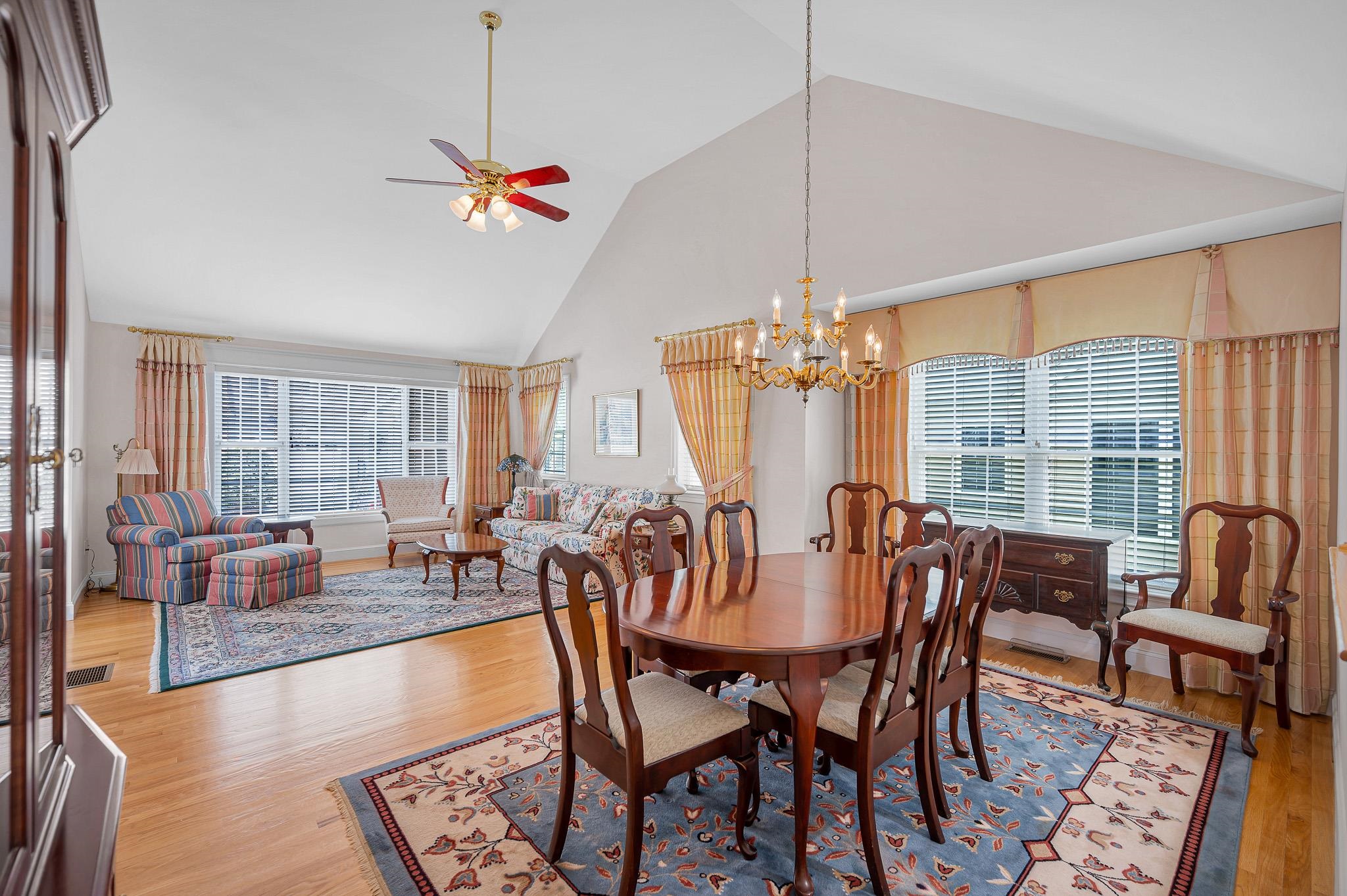 22 Town Village Dr, Salem, NH 03079