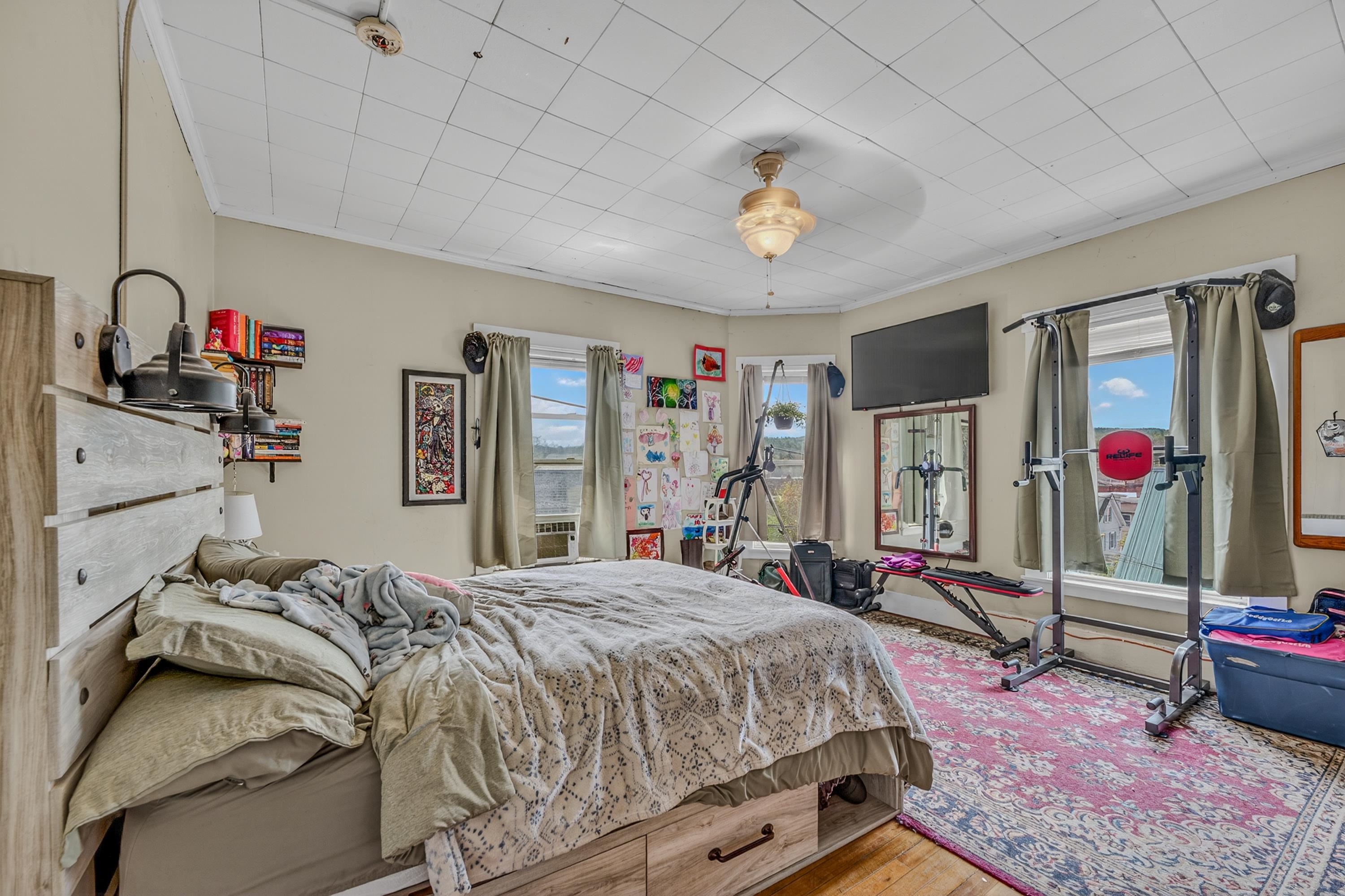 35 Jackson St, Littleton, NH 03561