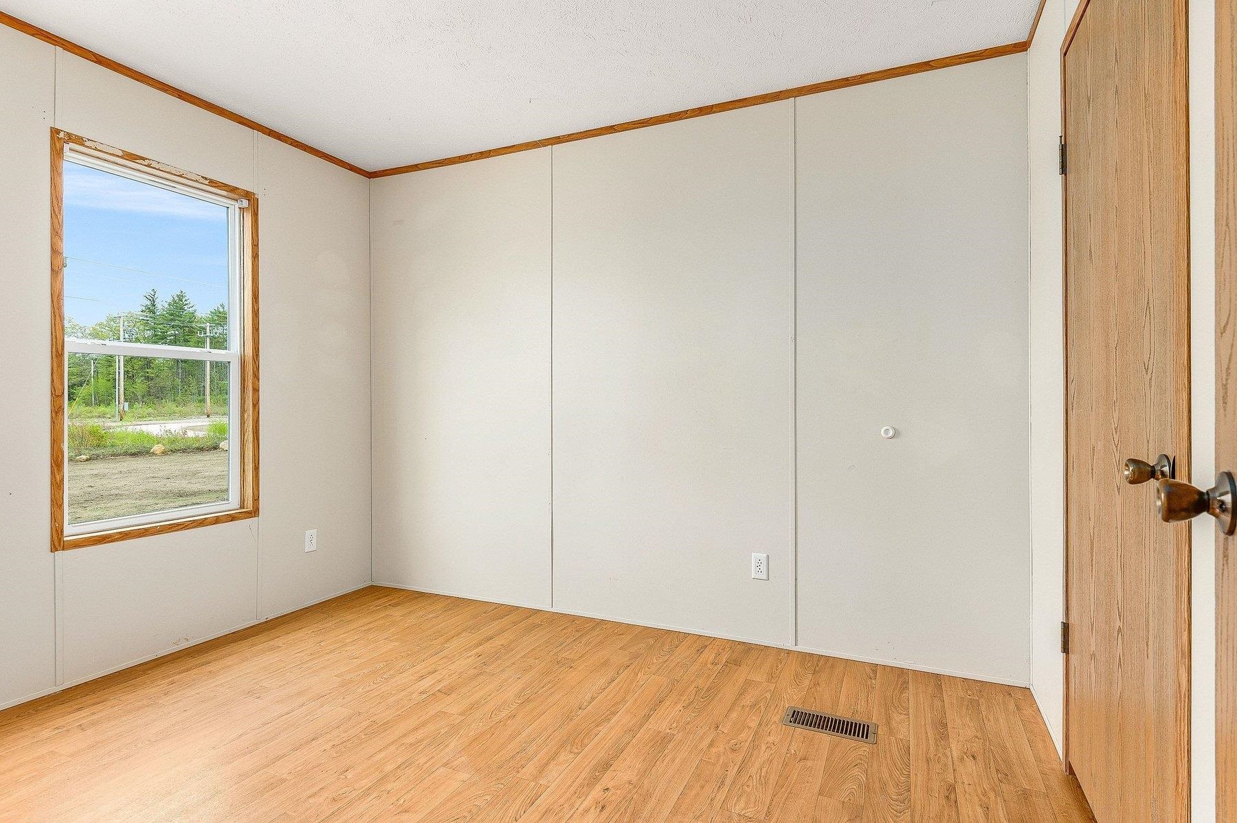 58 Shaw Dr, Rochester, NH 03868