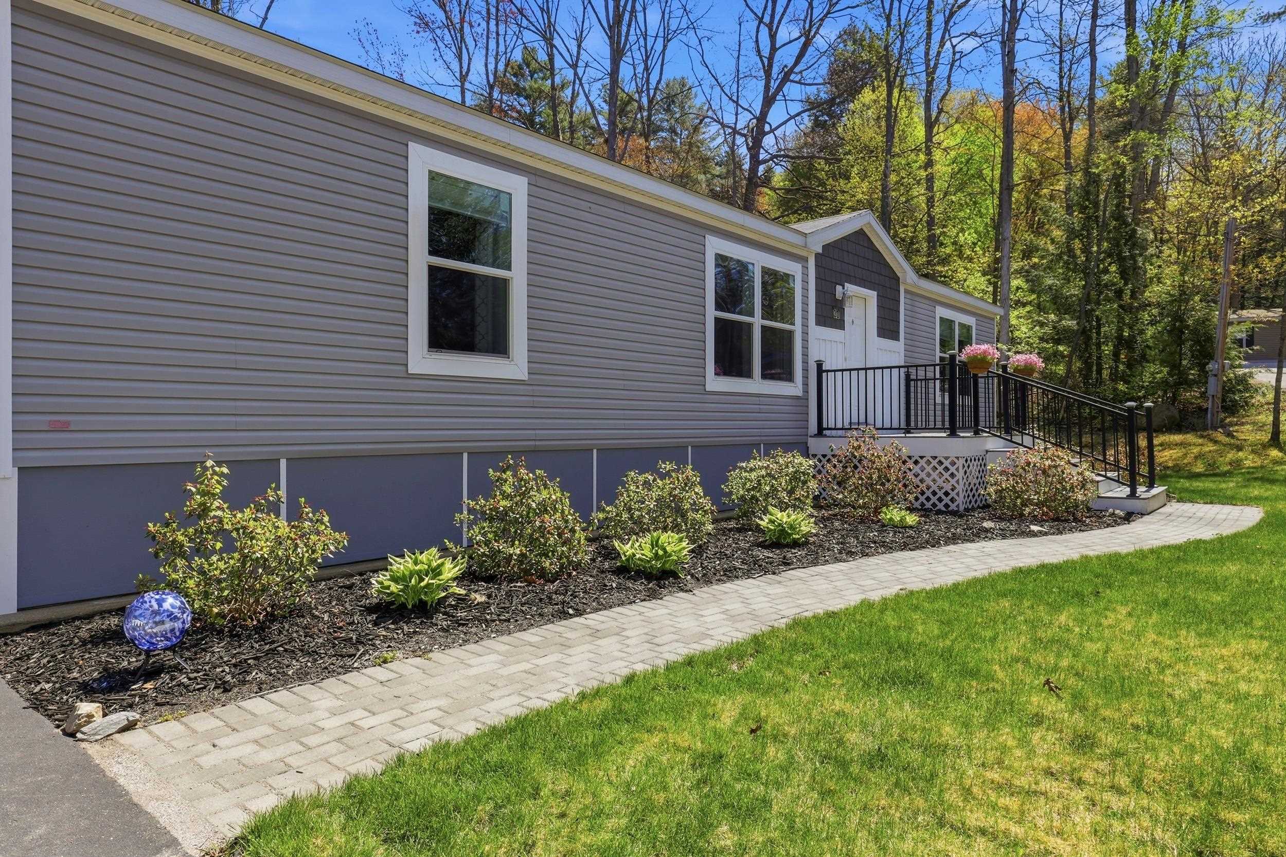 30 Emile Dr, Allenstown, NH 03275