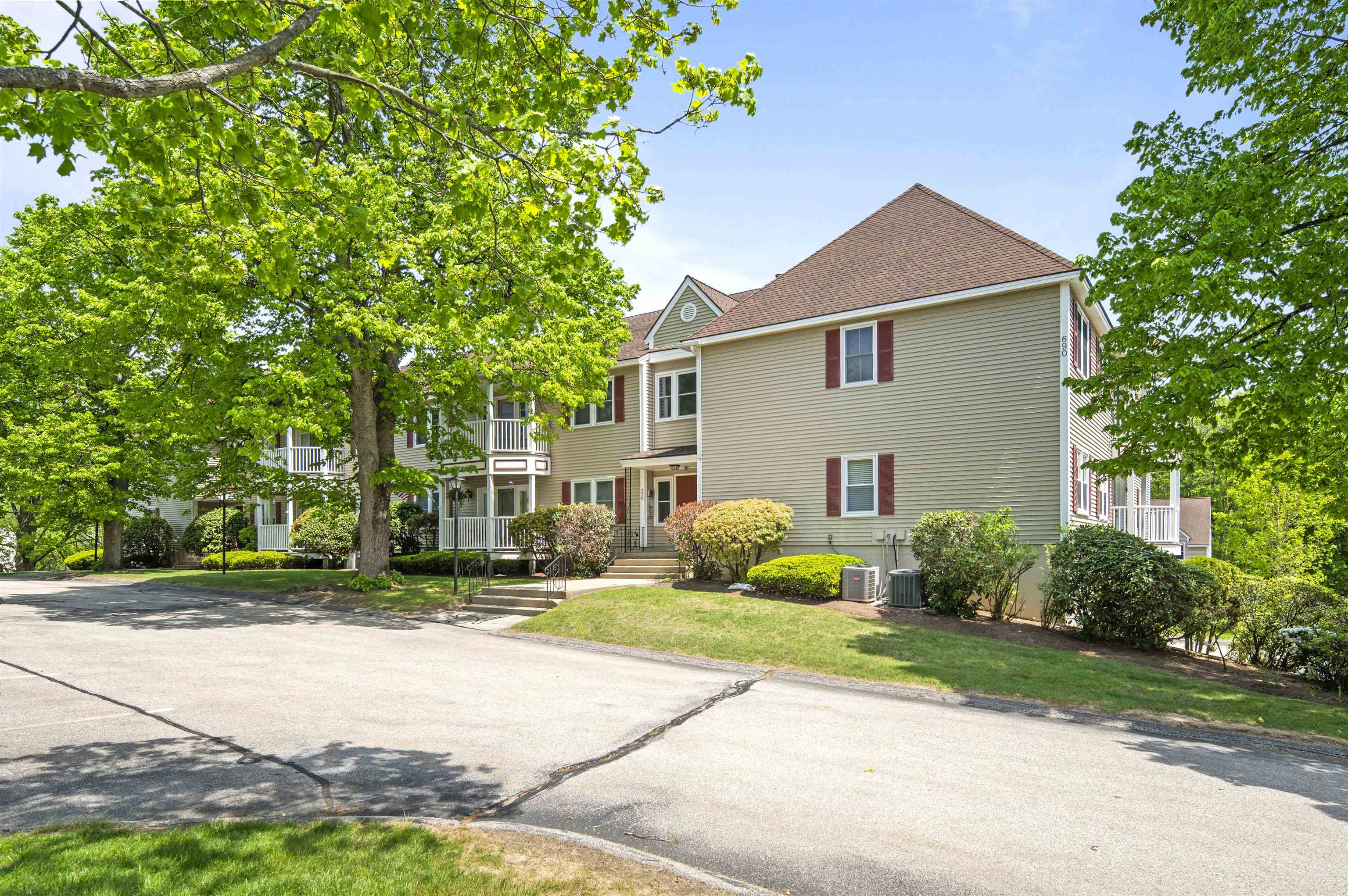 690 S Porter St #31, Manchester, NH 03103