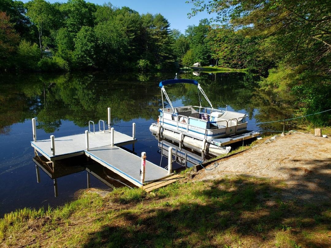 33 Moccasin Trl, Hillsborough, NH 03244