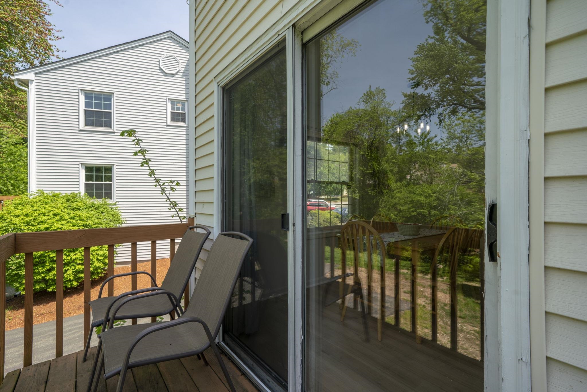 44 Brook Hollow Way, Manchester, NH 03103