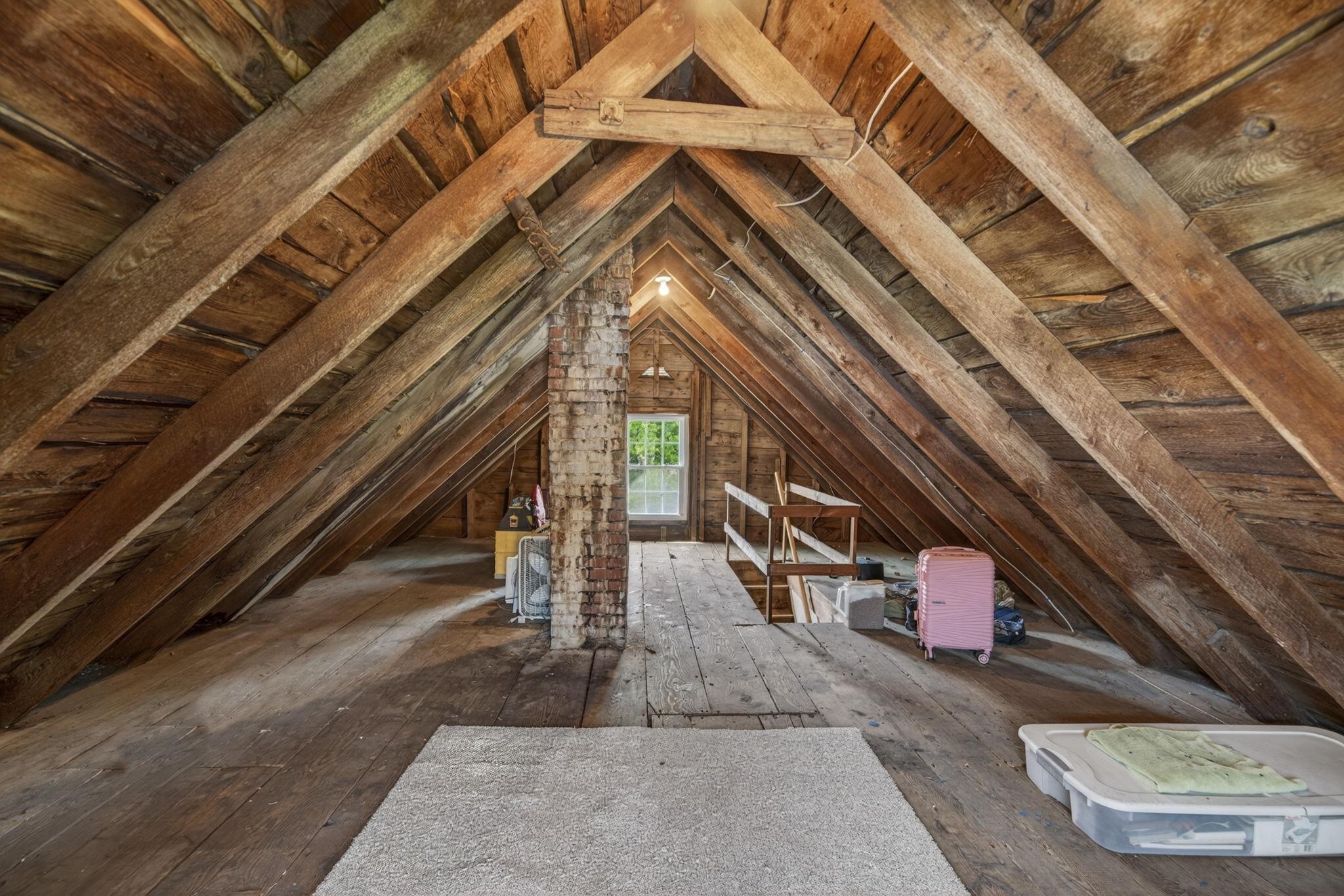 5 Pine Valley St, Wilton, NH 03086