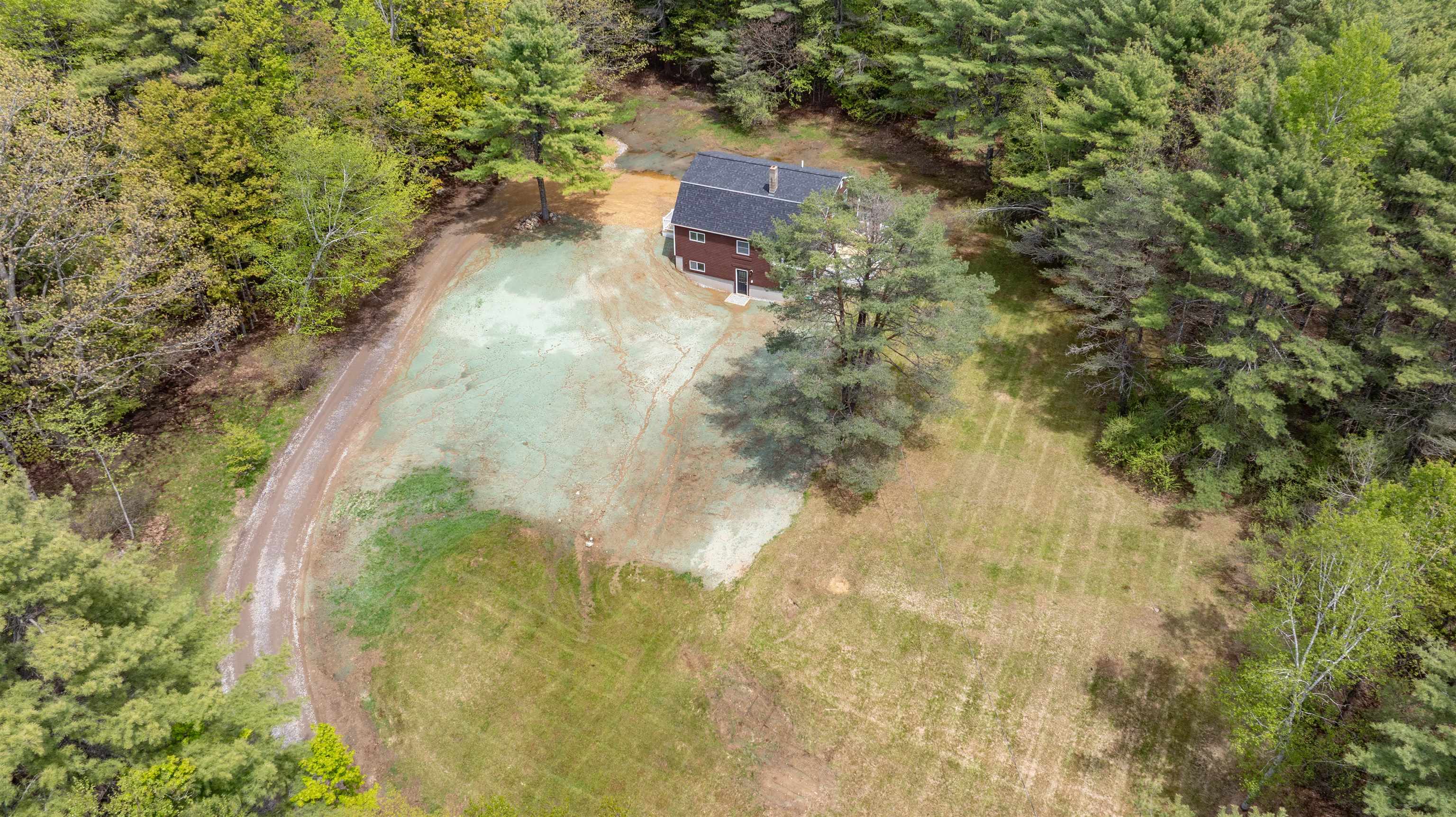 35 Bittersweet Ln, Tilton, NH 03276