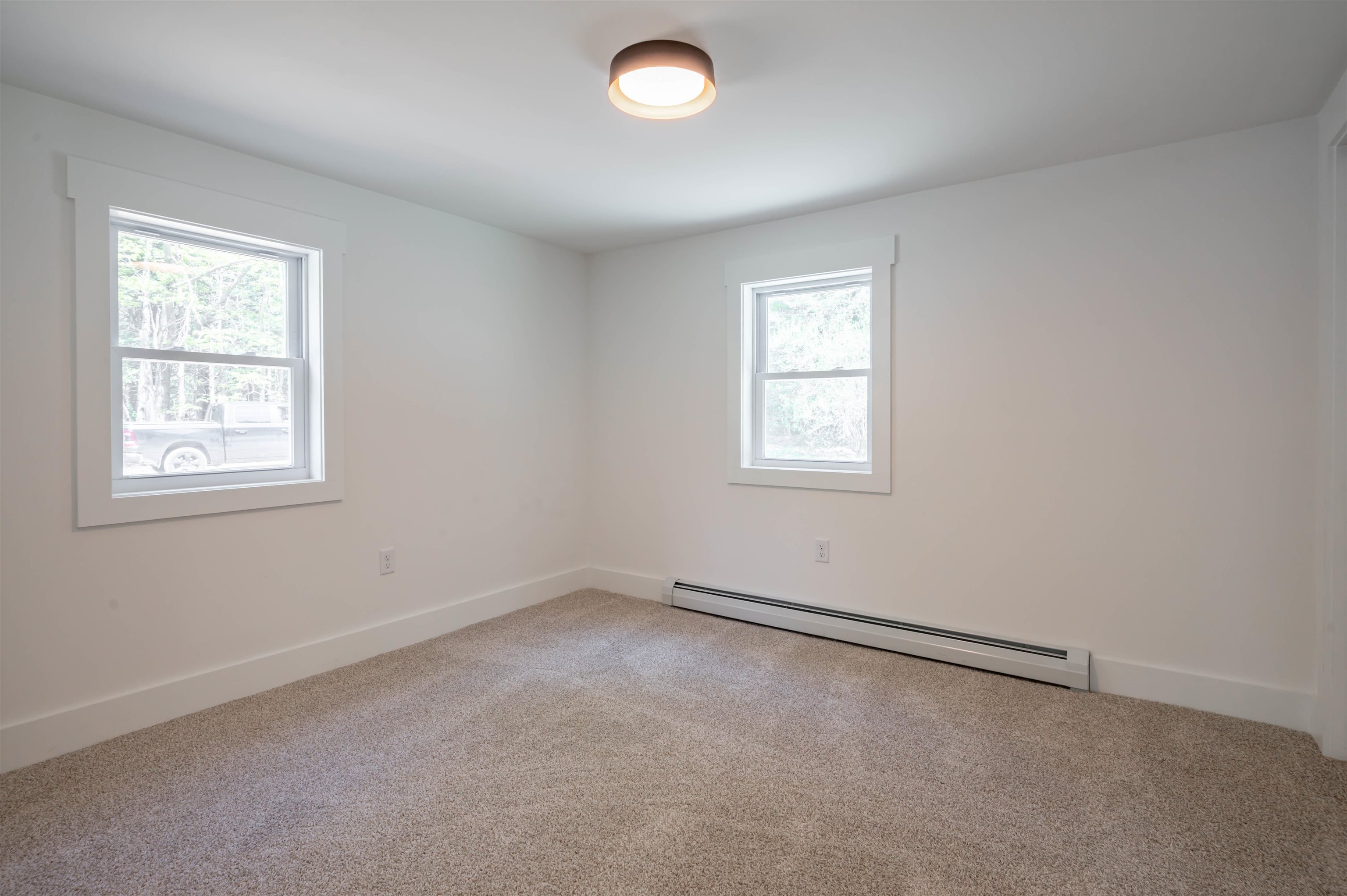 35 Bittersweet Ln, Tilton, NH 03276
