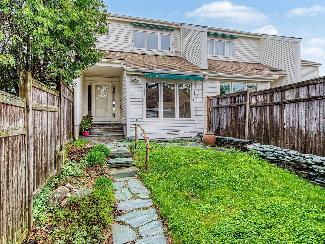 2nd image of 545 South Prospect St #30, Burlington, VT 05401 | MLS# 5090003