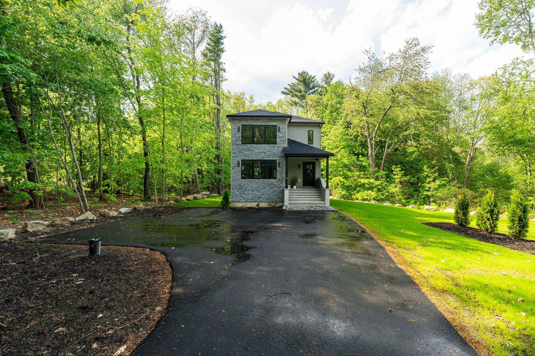 9 Trues Pw, Sandown, NH 03873